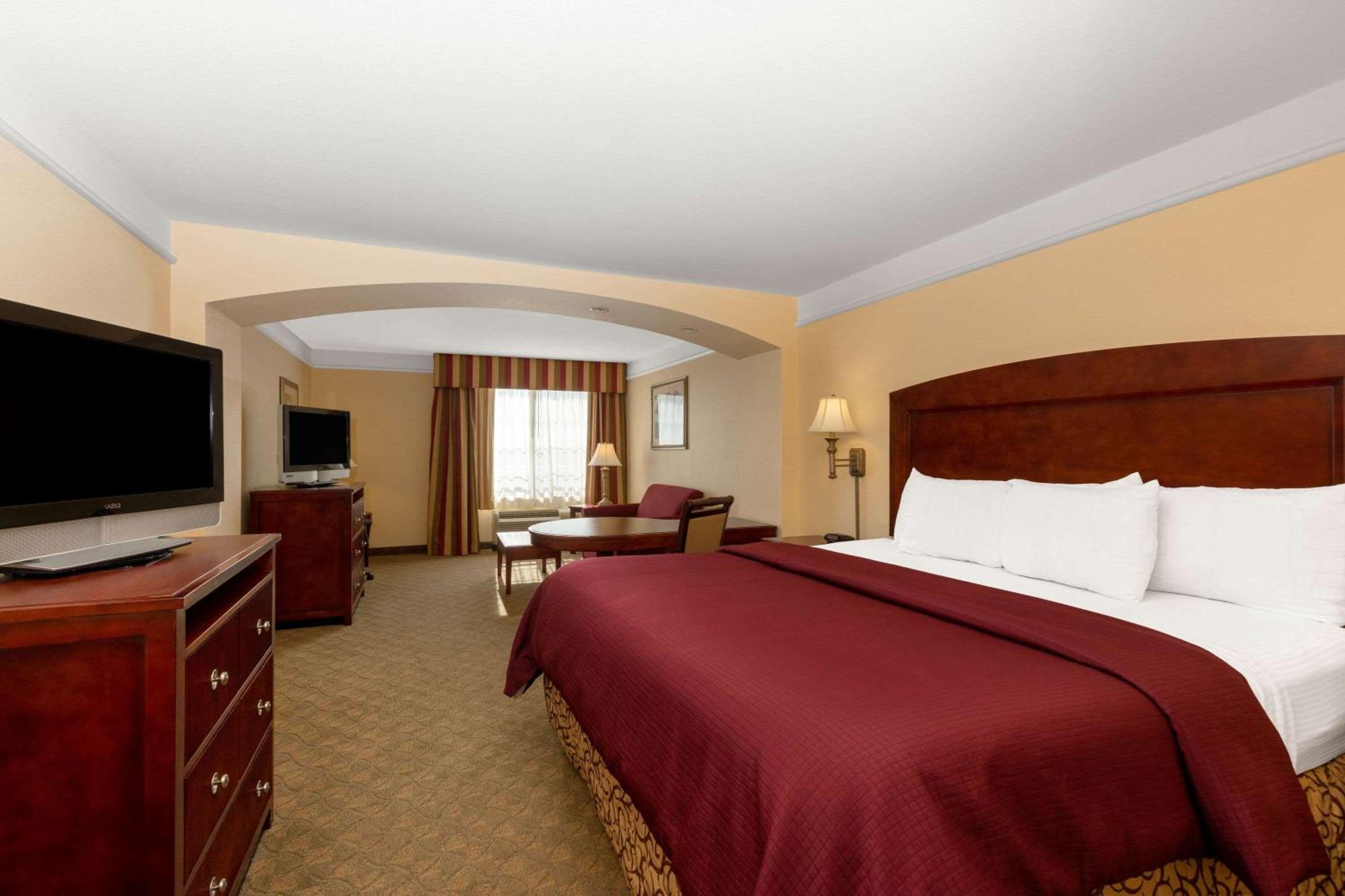 Executive King Room - Photo 2