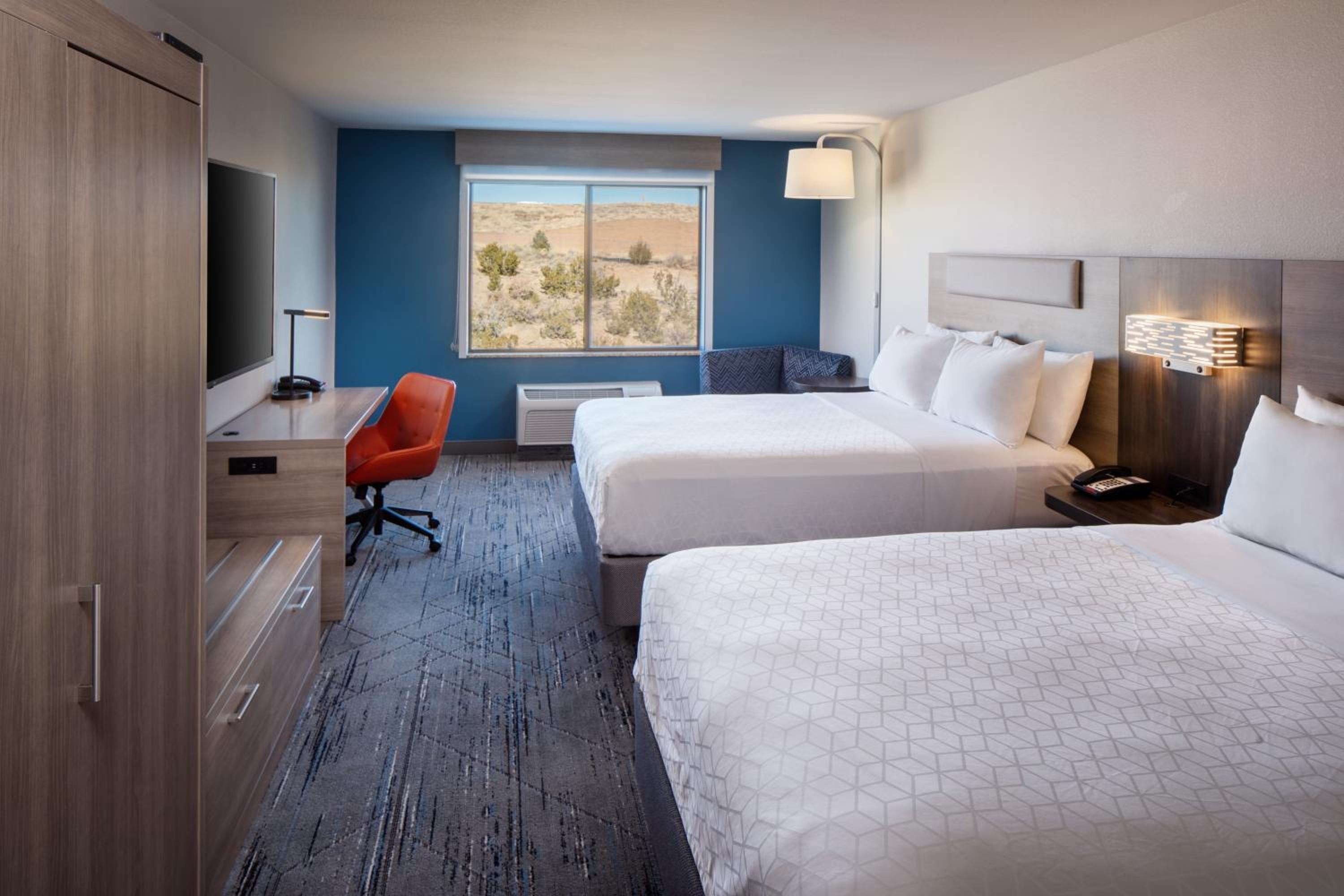 Standard Room with Two Queen Beds - Photo 1