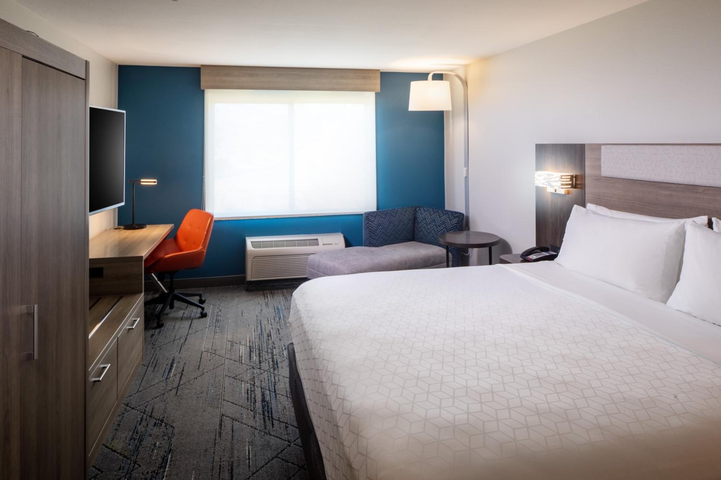 Standard King Room - Photo 1
