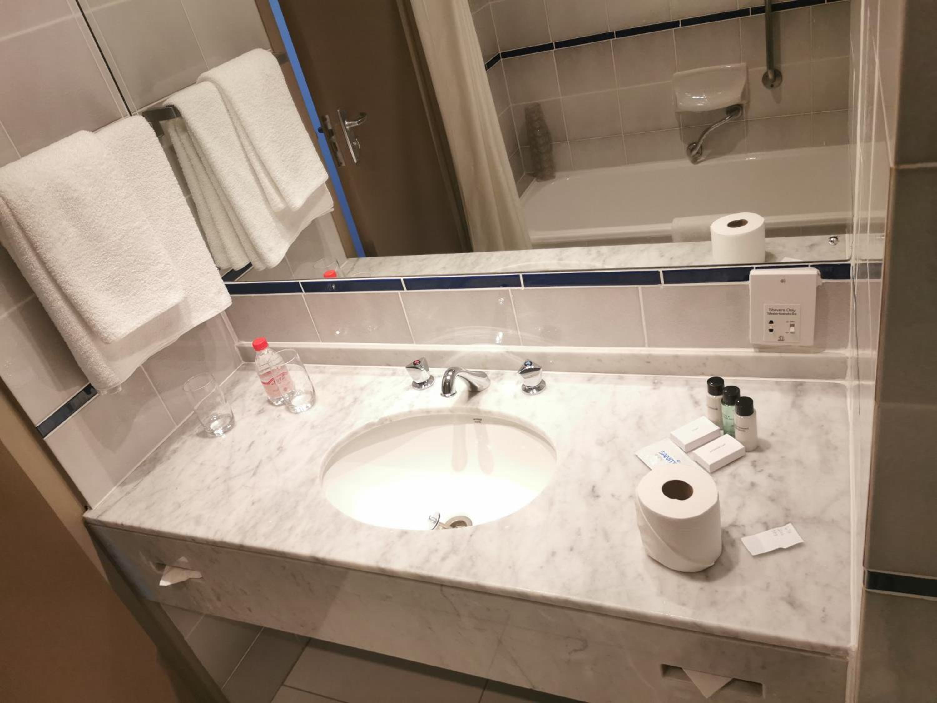 Standard King Room - Non-Smoking