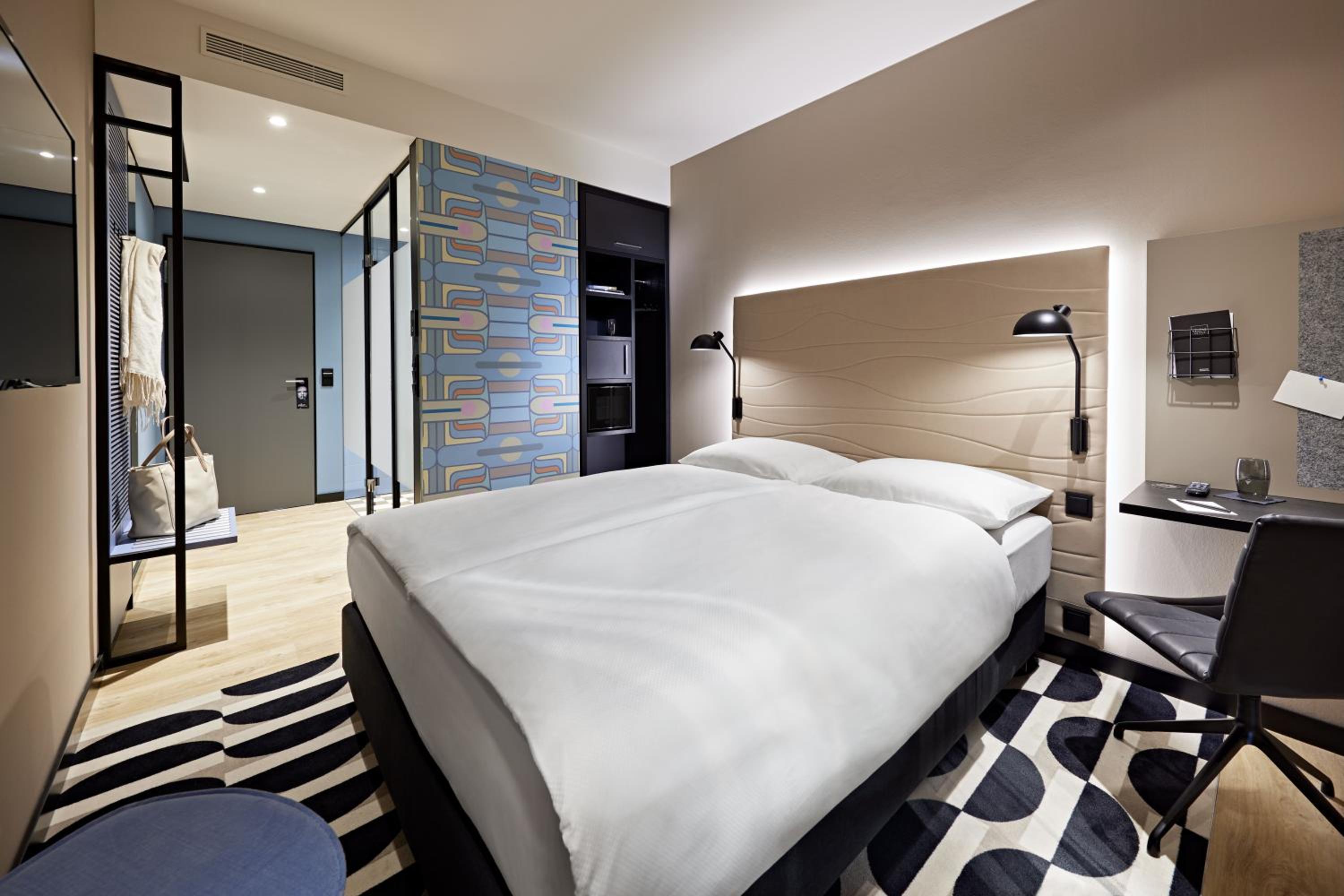 Standard Double Room - Photo 4
