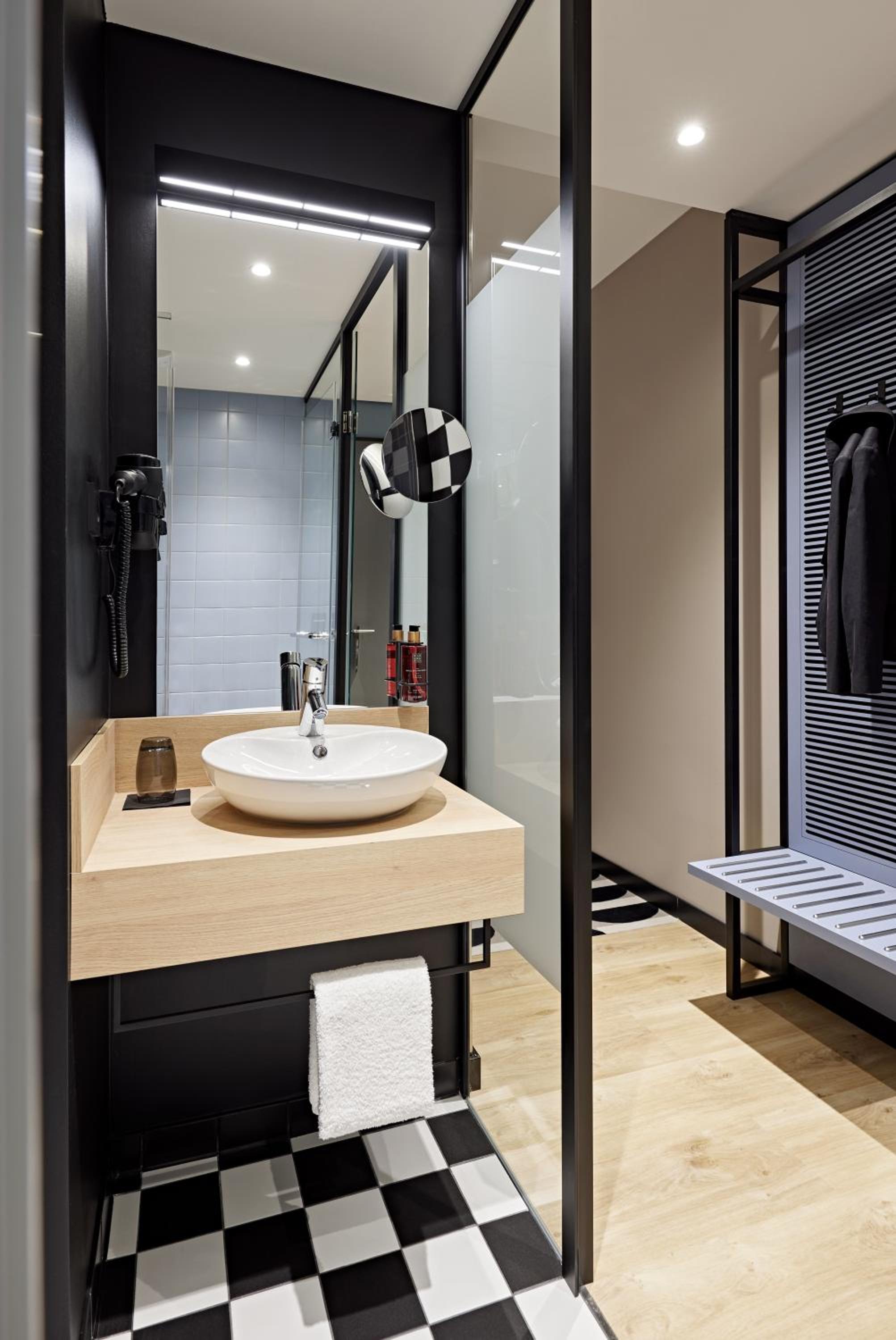 Standard Double Room - Photo 2
