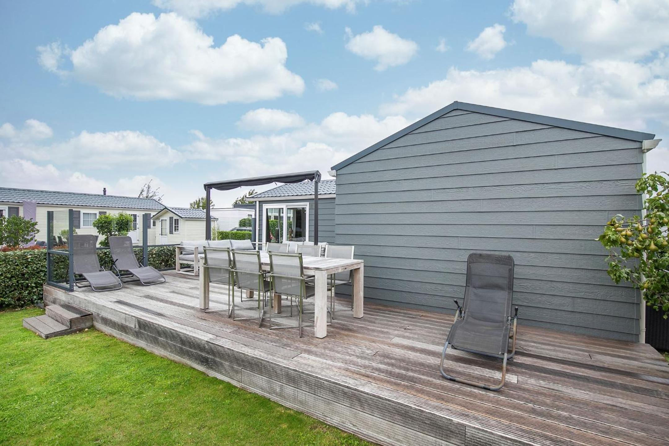 Three-Bedroom Chalet photo 2