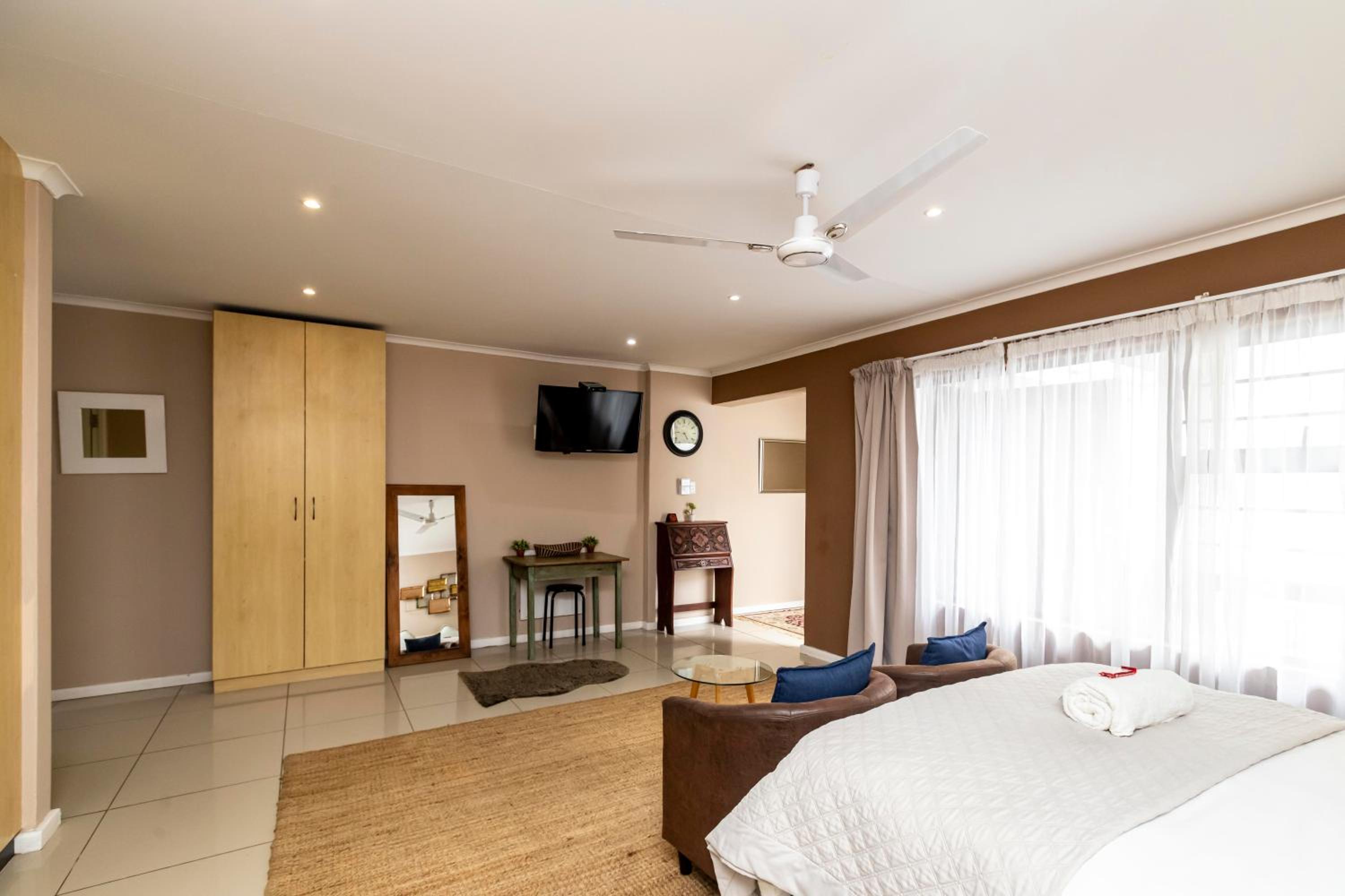 Deluxe Double Room with Shower