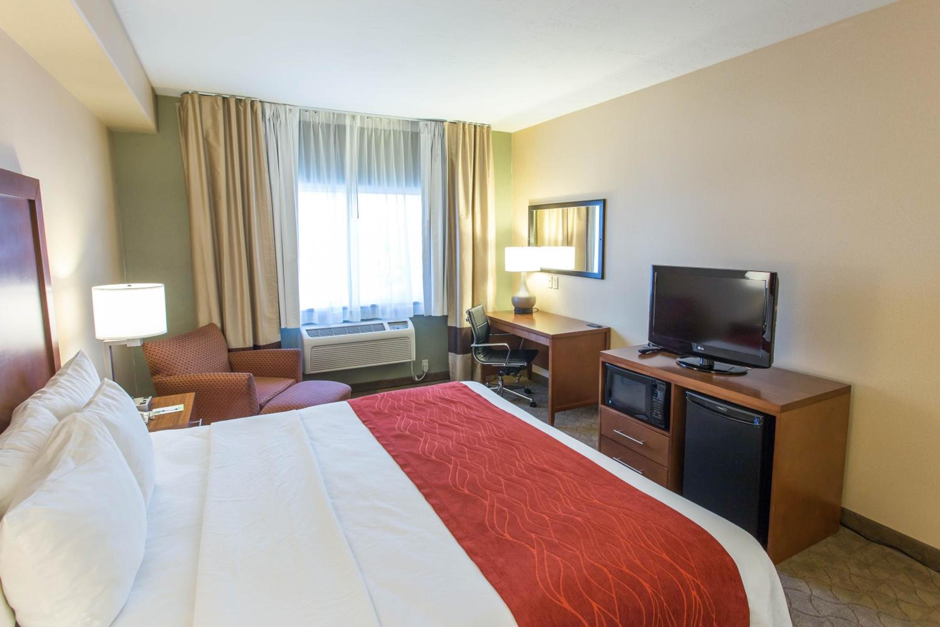 King Room - Accessible/Non-Smoking - Photo 1