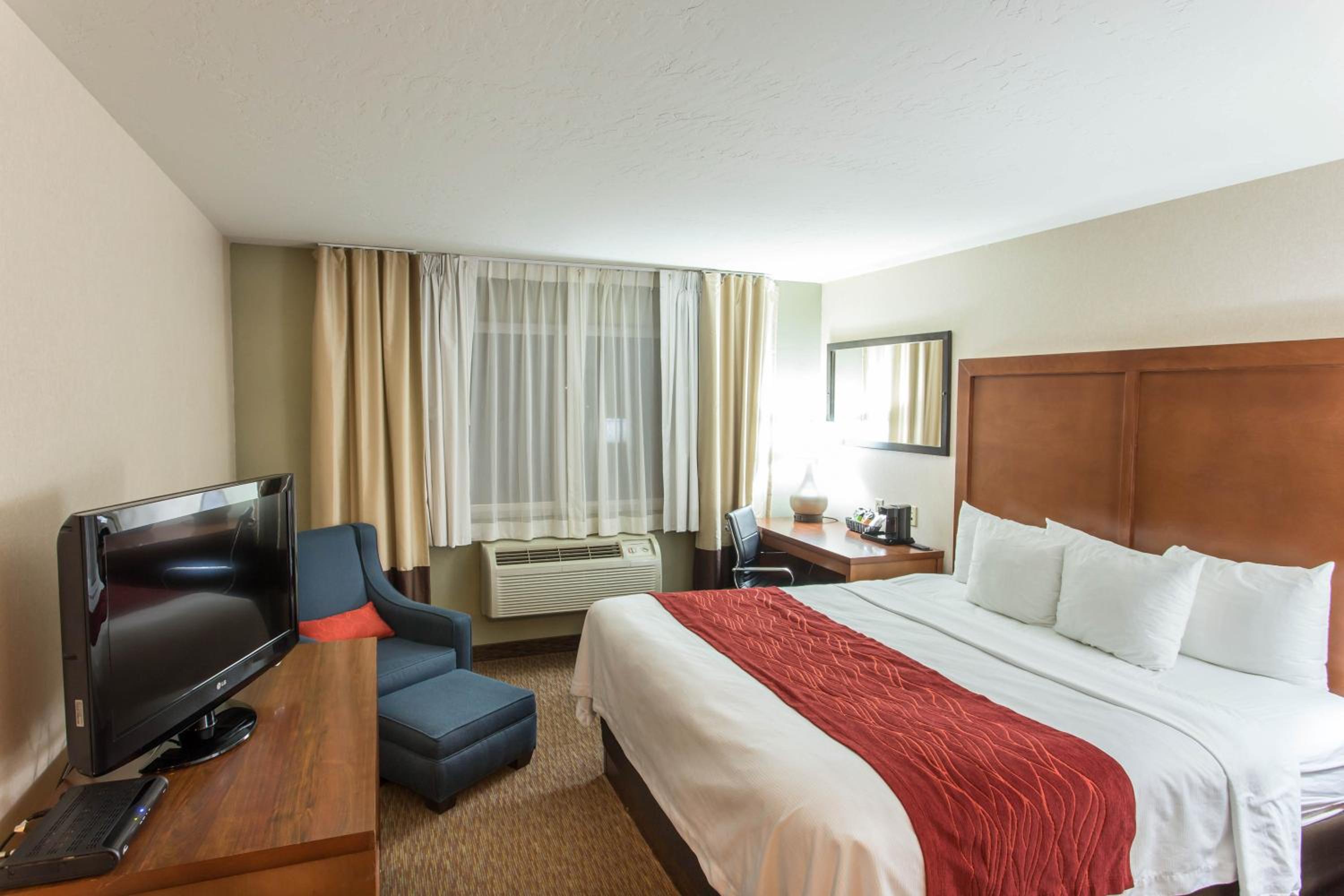 King Room - Accessible/Non-Smoking - Photo 2