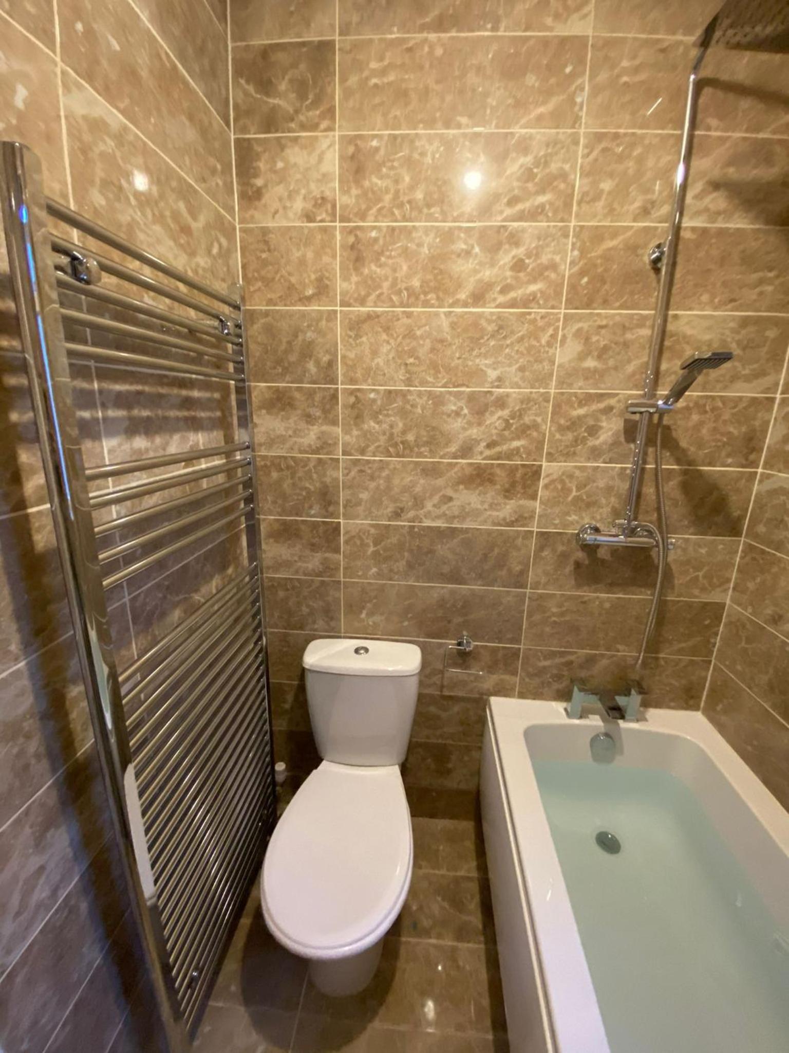 Budget Double Room - Photo 9