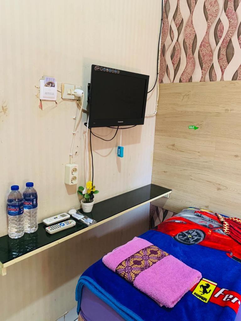 Economy Twin Room - Photo 4