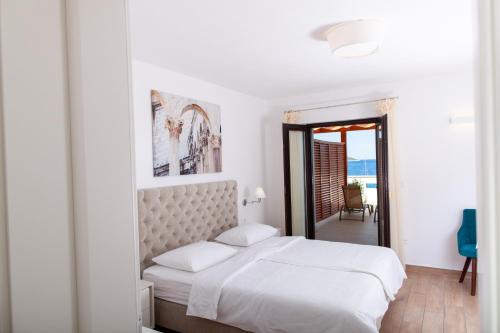Apartment with Sea View photo 3