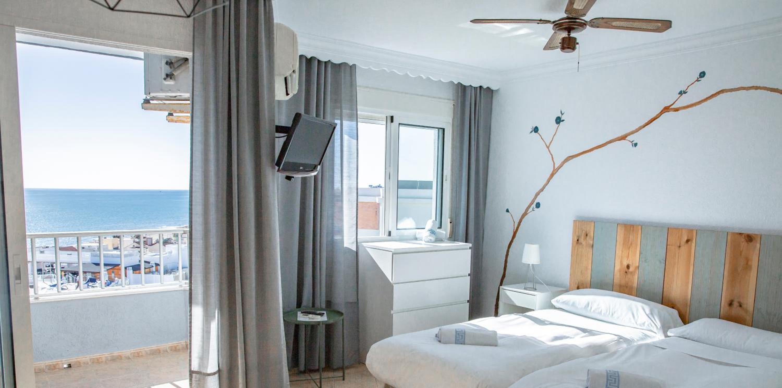 Studio with Balcony and Sea View - Photo 7