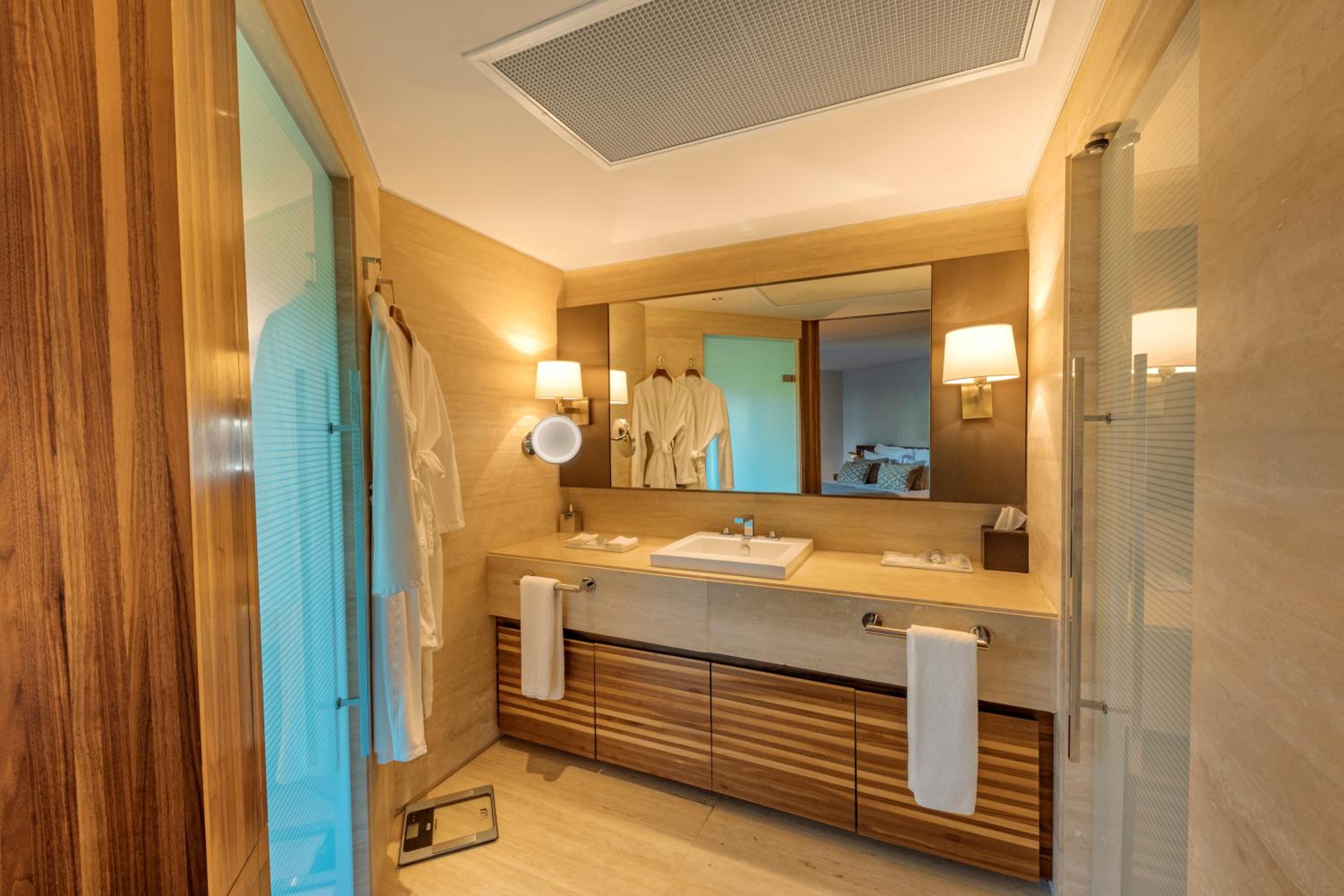 Classic Room with Land View - Photo 8