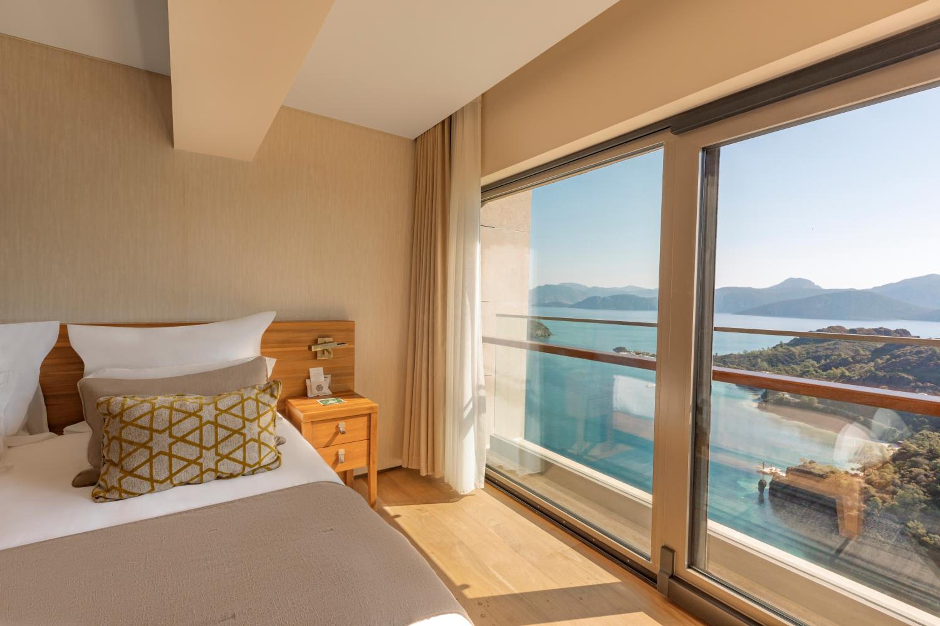 Classic Room with Sea View - Photo 10