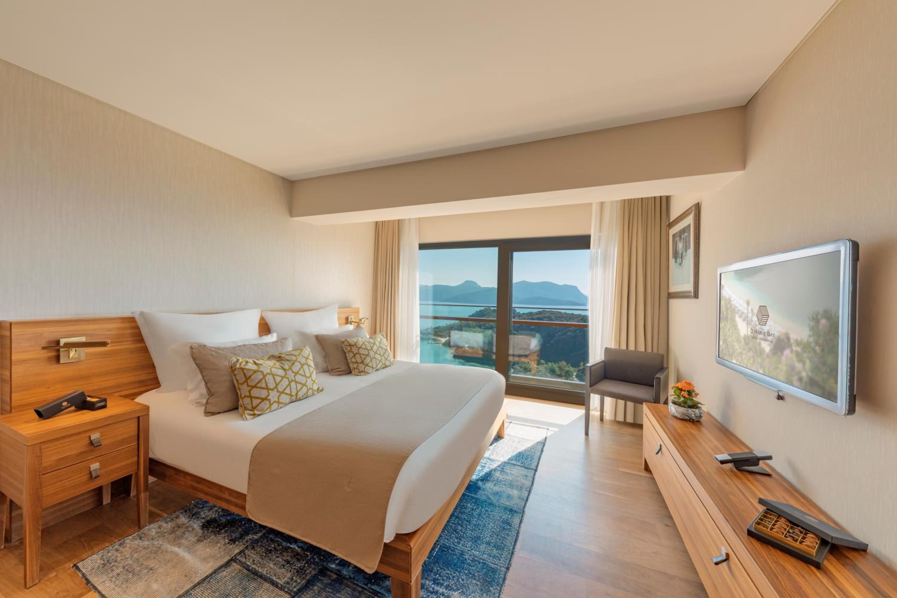 Classic Room with Sea View - Photo 9