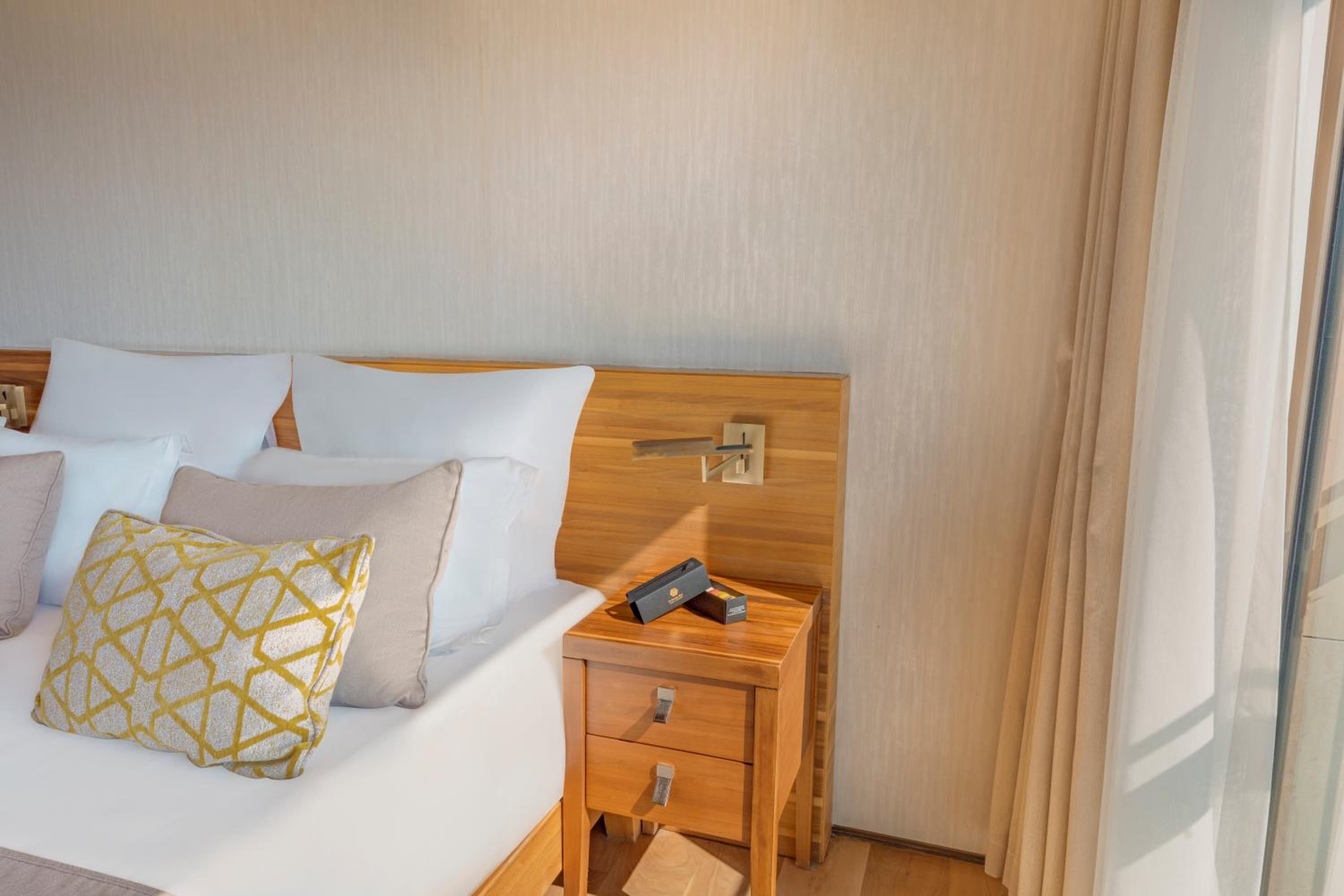 Classic Room with Sea View - Photo 7