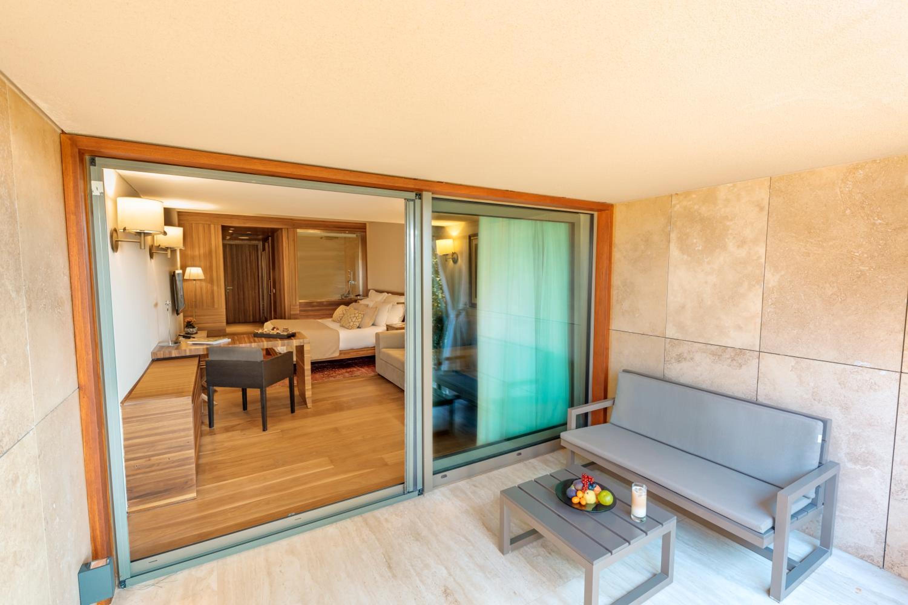 Superior Double Room with Land View - Photo 9