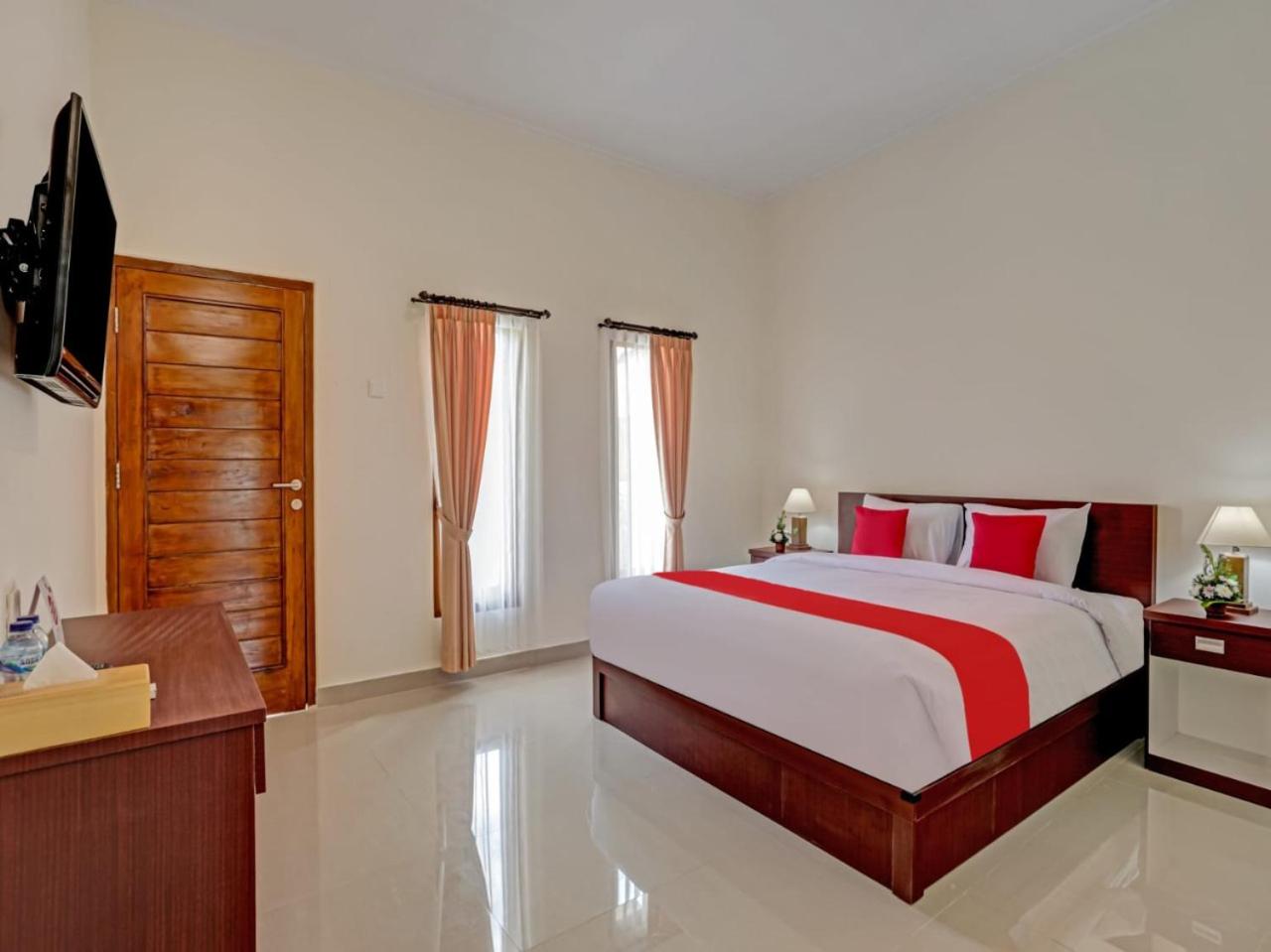 Deluxe Double Room - Photo 9