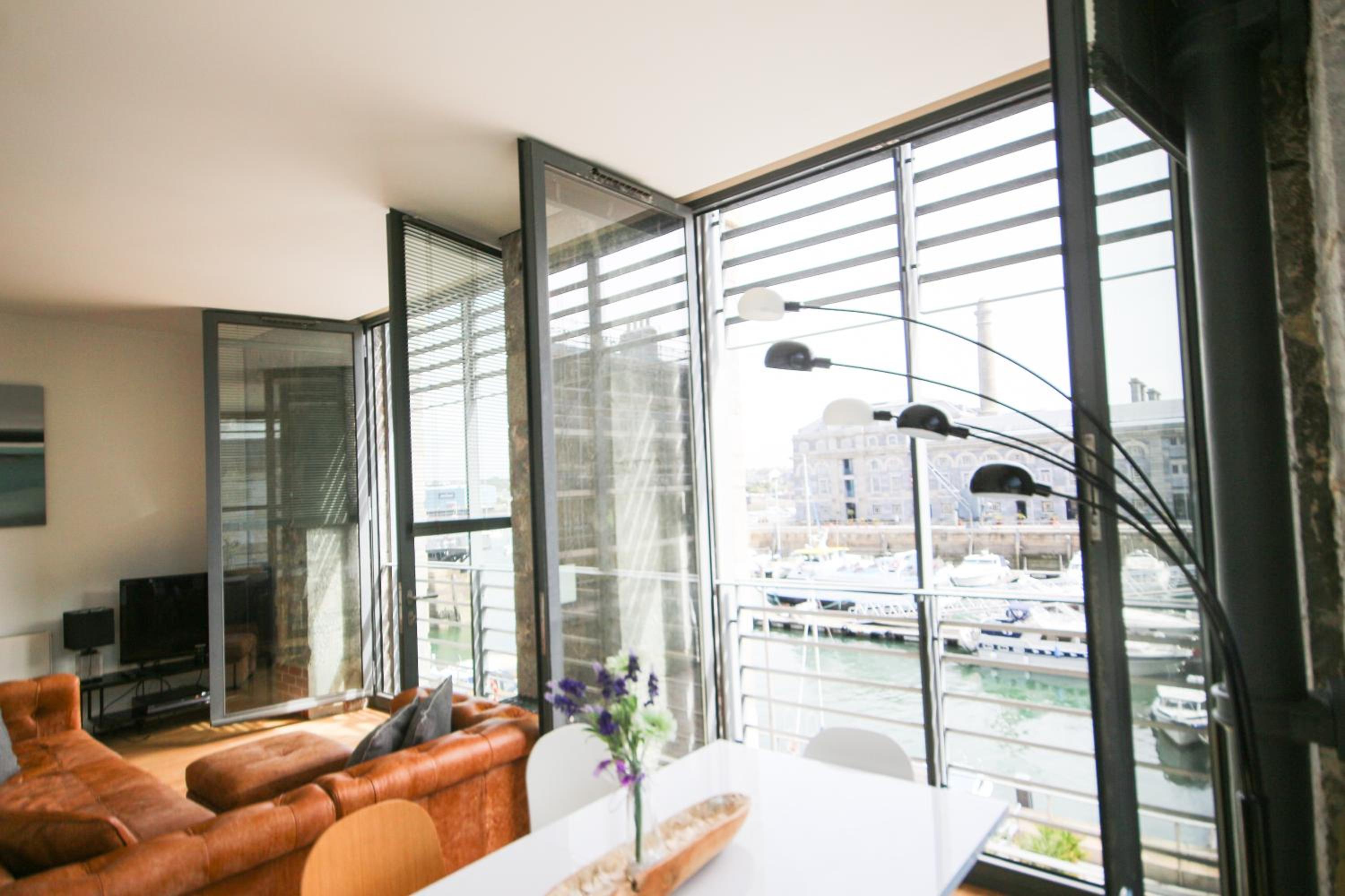 One-Bedroom House photo 2