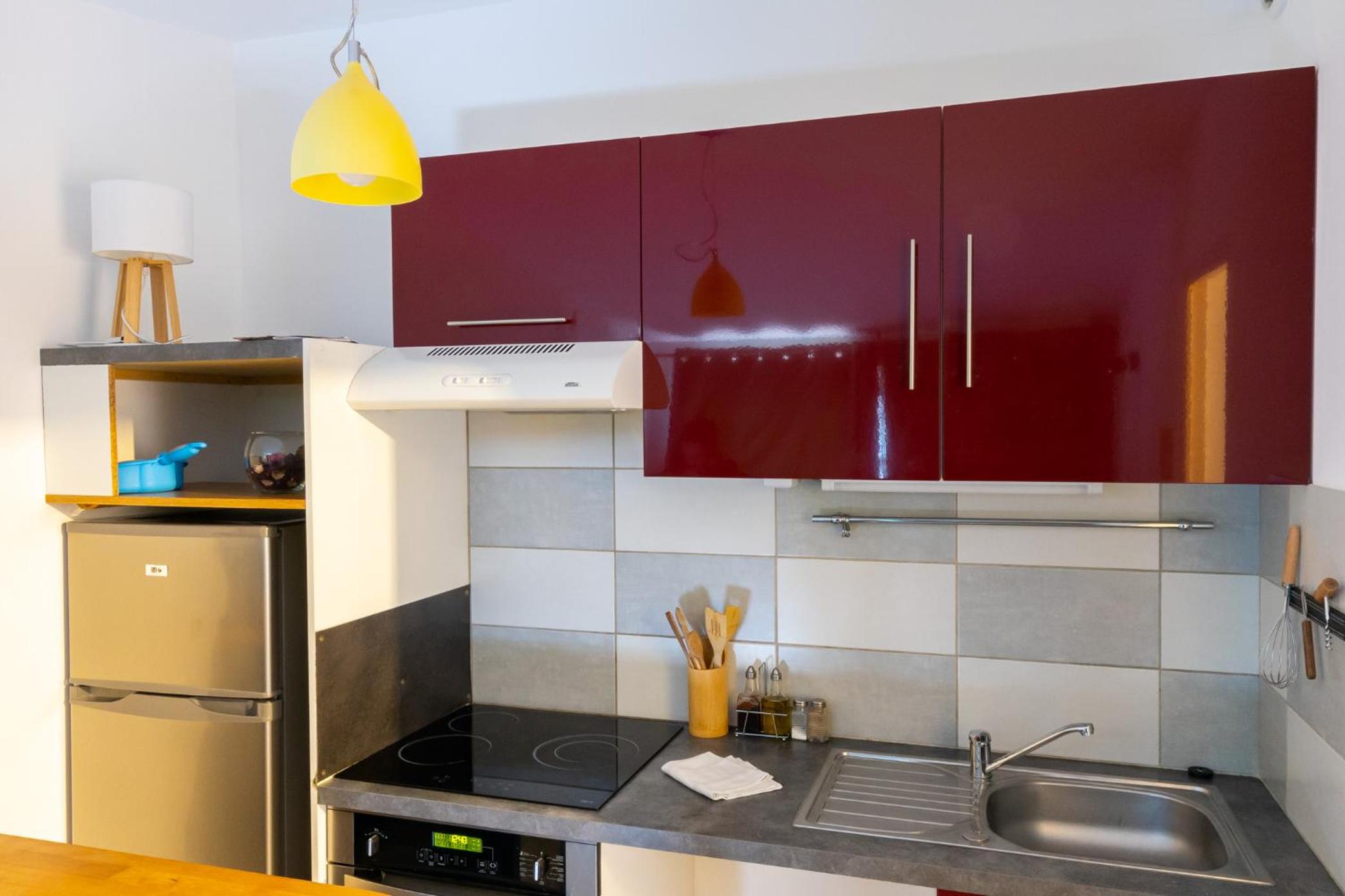 One-Bedroom House - Photo 2