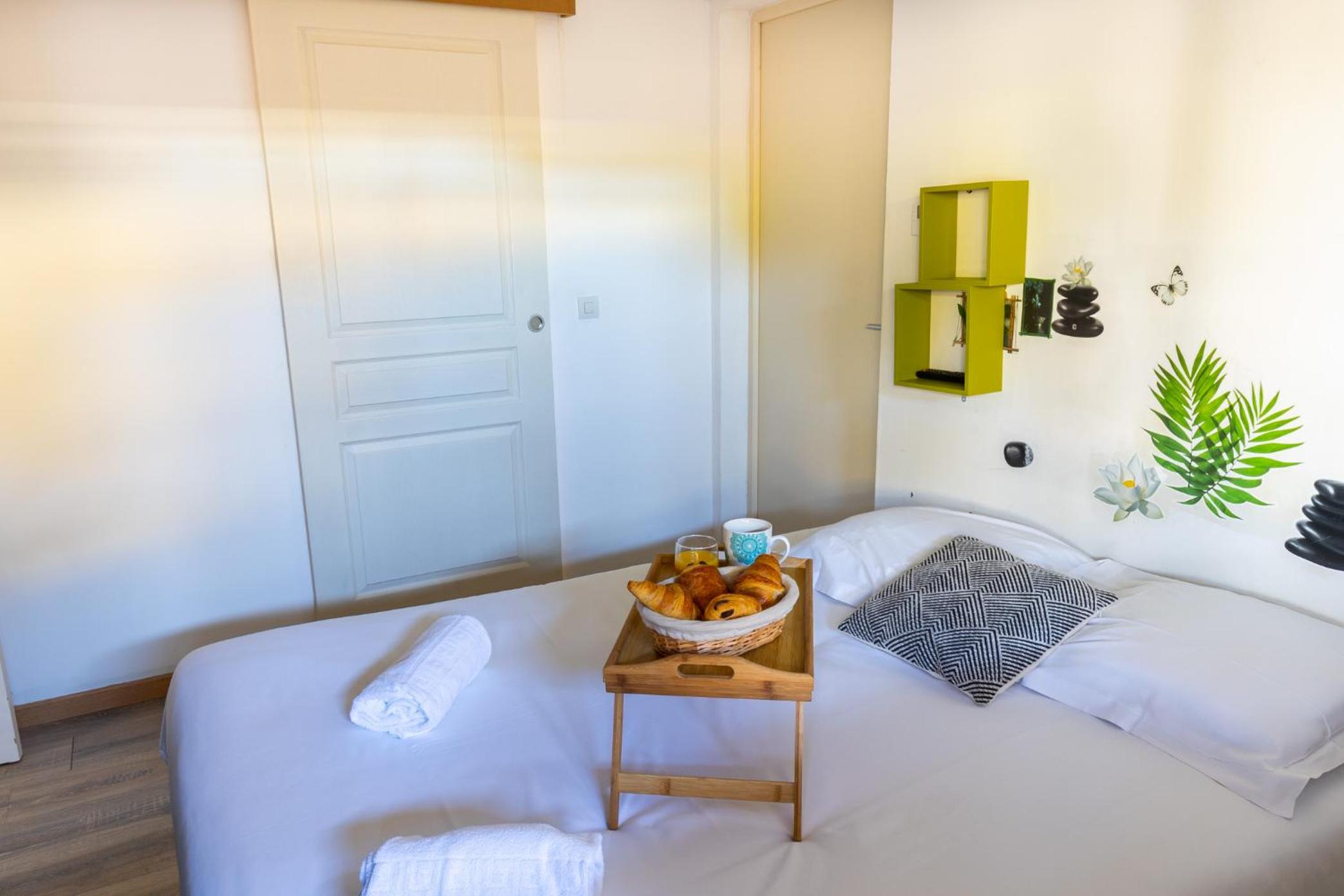 One-Bedroom House - Photo 3
