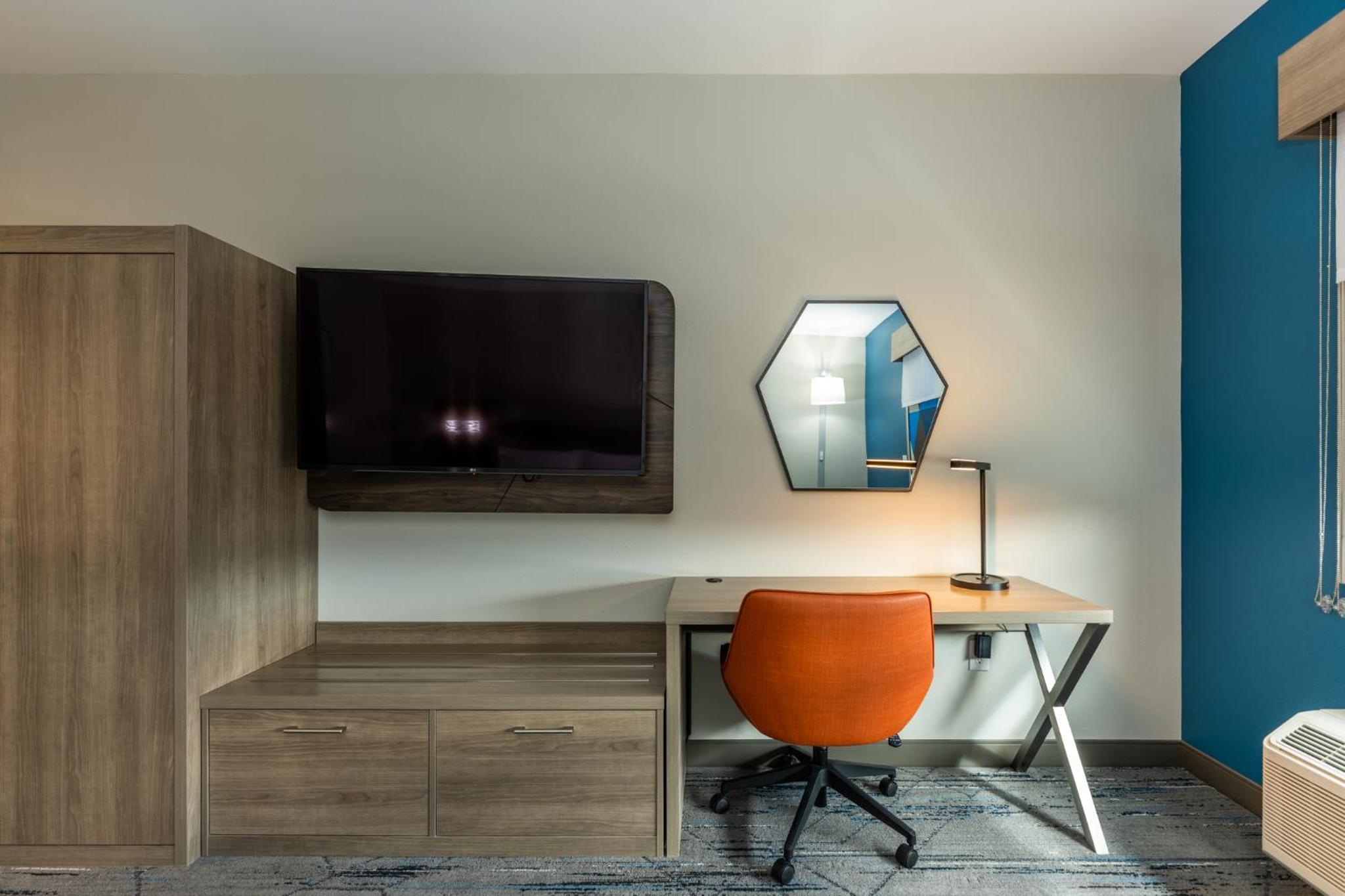 Standard King Room - Photo 3