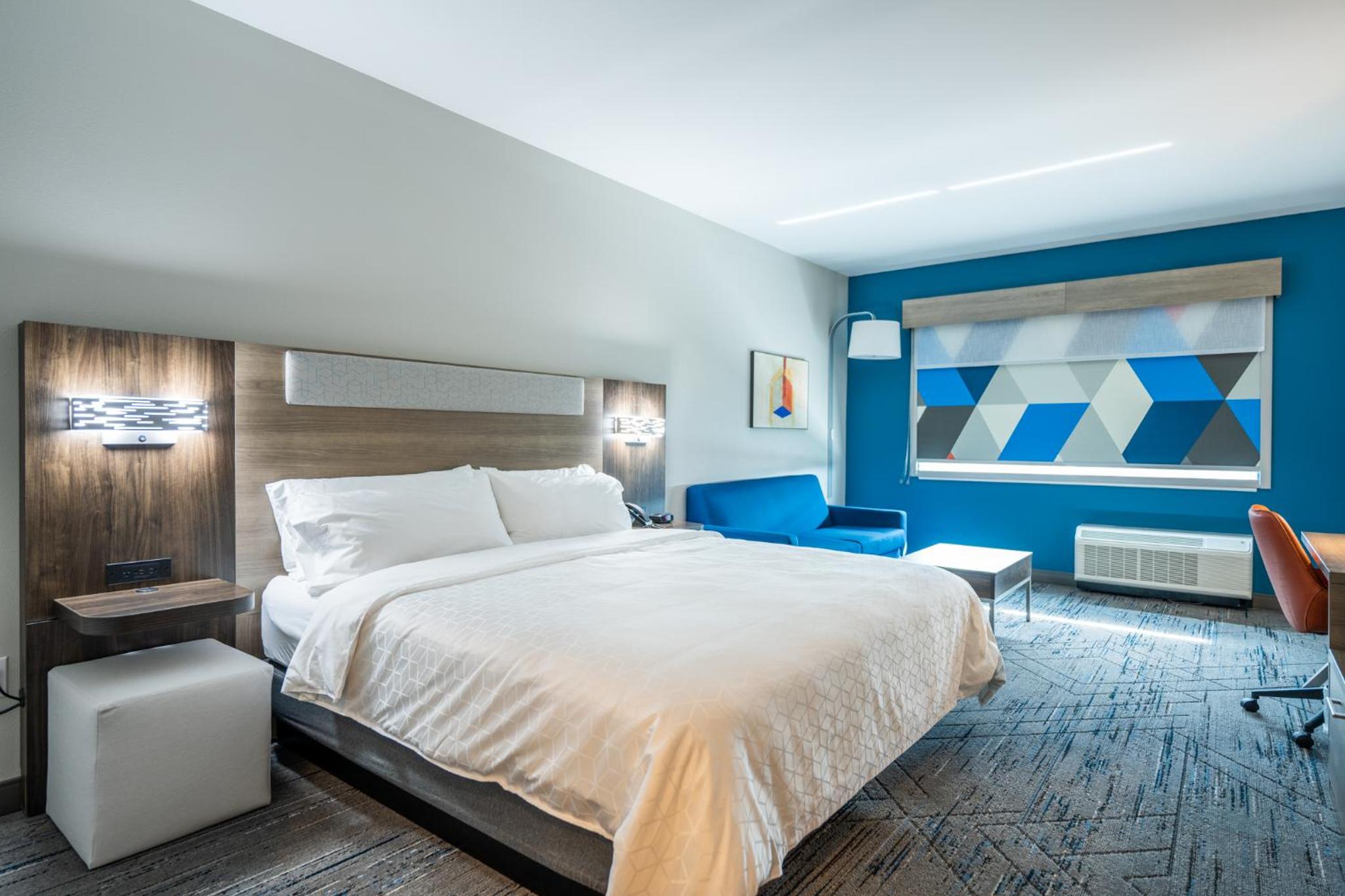Standard King Room - Photo 4