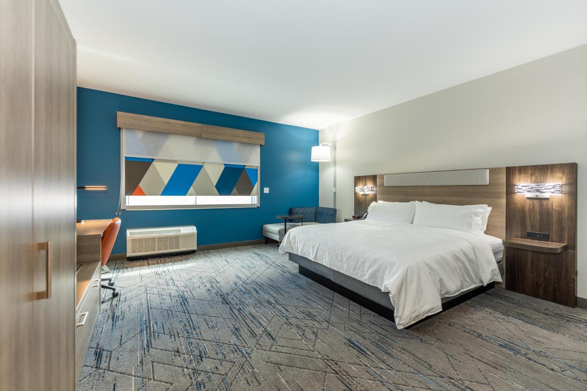 Standard King Room - Photo 2
