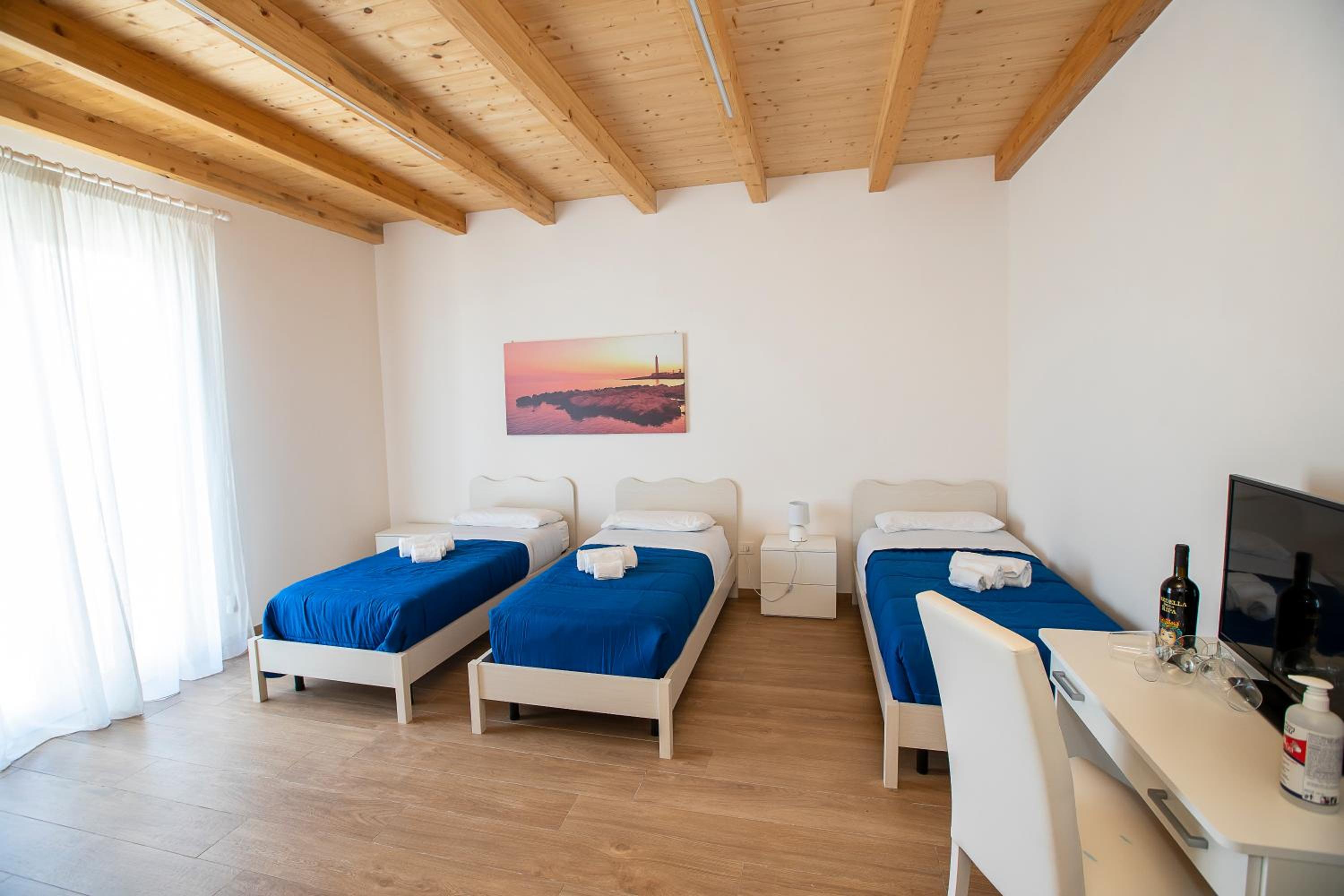 Large Double or Twin Room photo 1