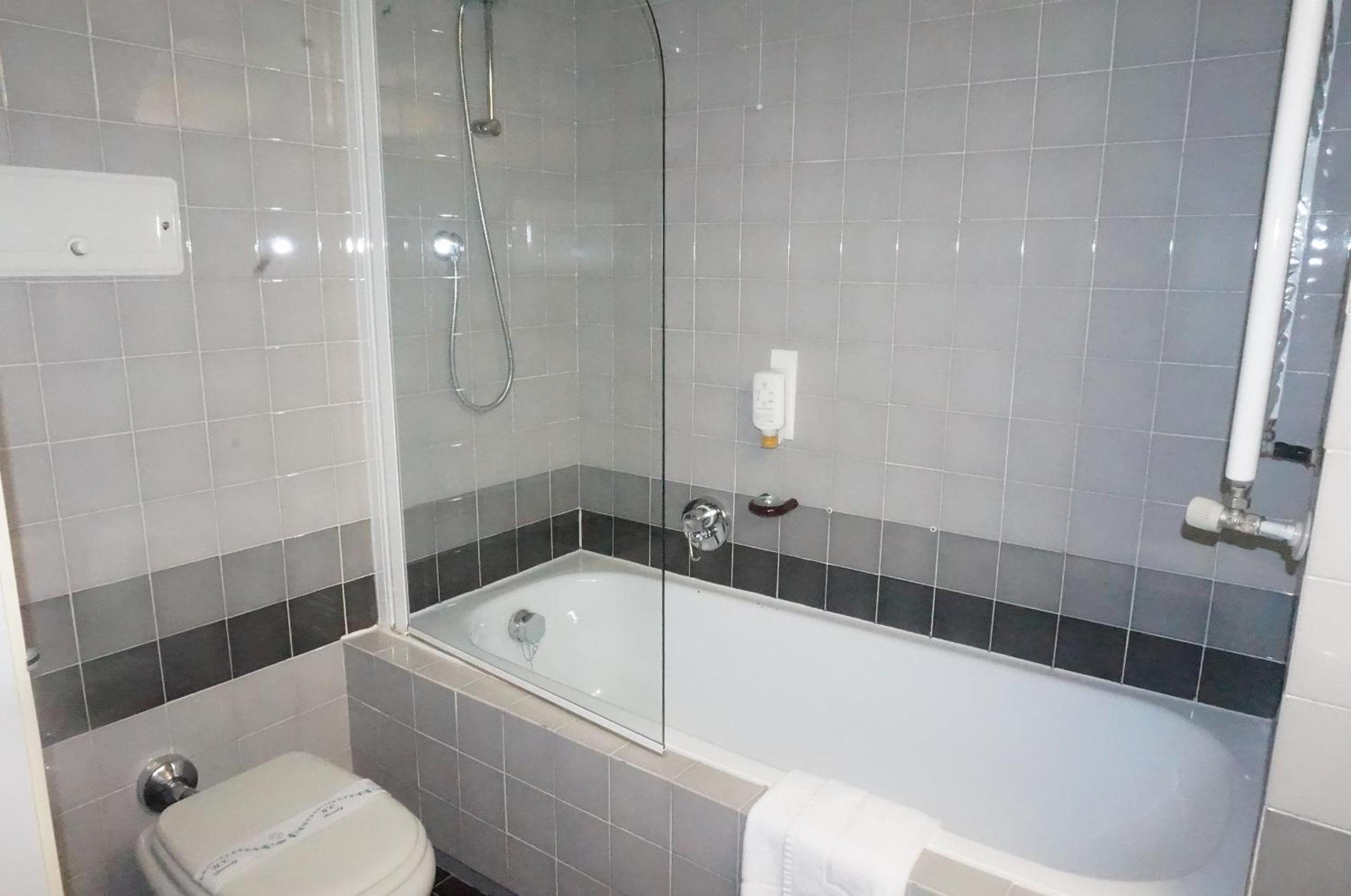 Relax in luxury with a modern bathing experience.