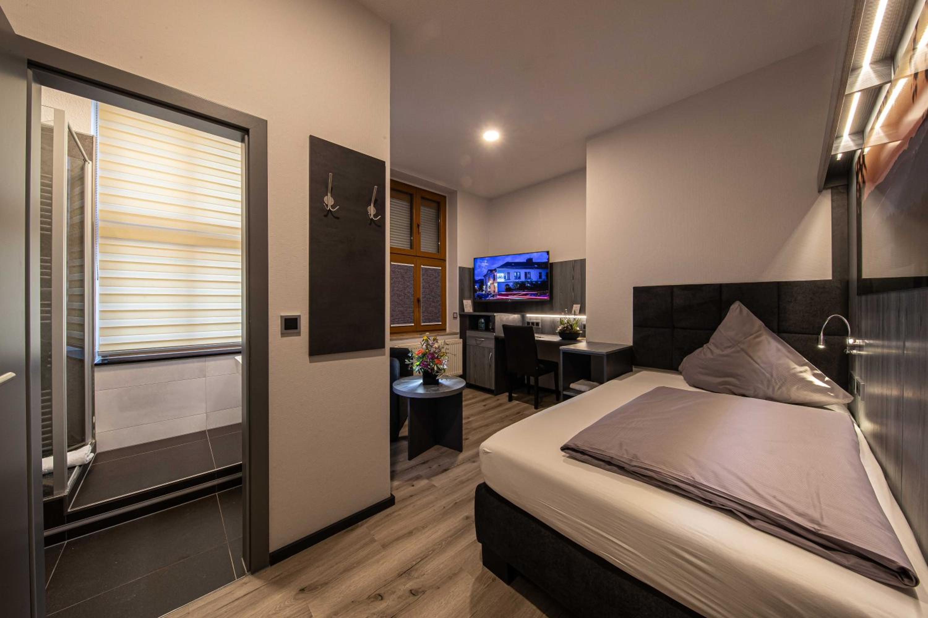 Budget Single Room photo 3