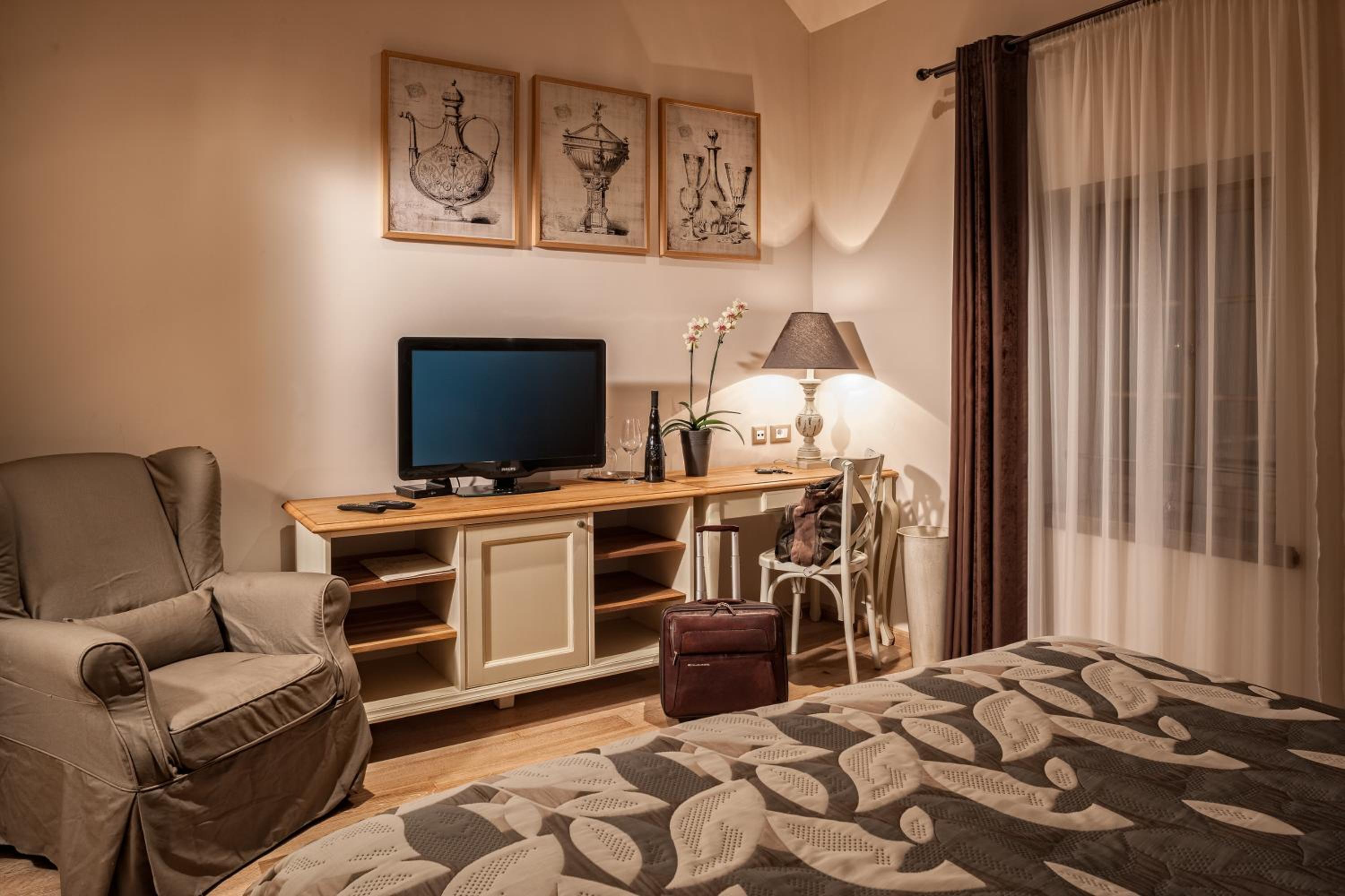 Standard Double or Twin Room photo 2