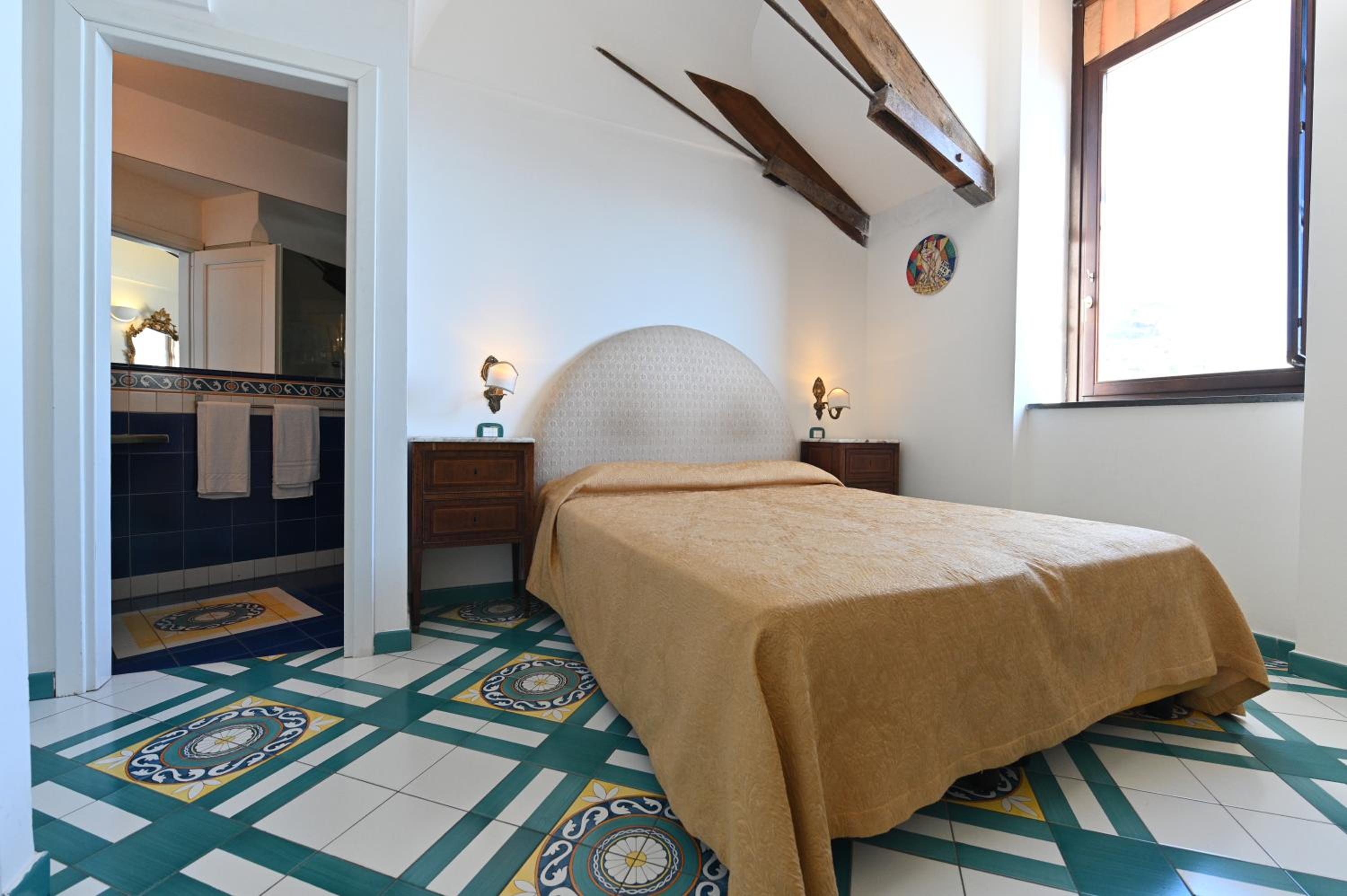 Double Room with Sea View - Photo 10