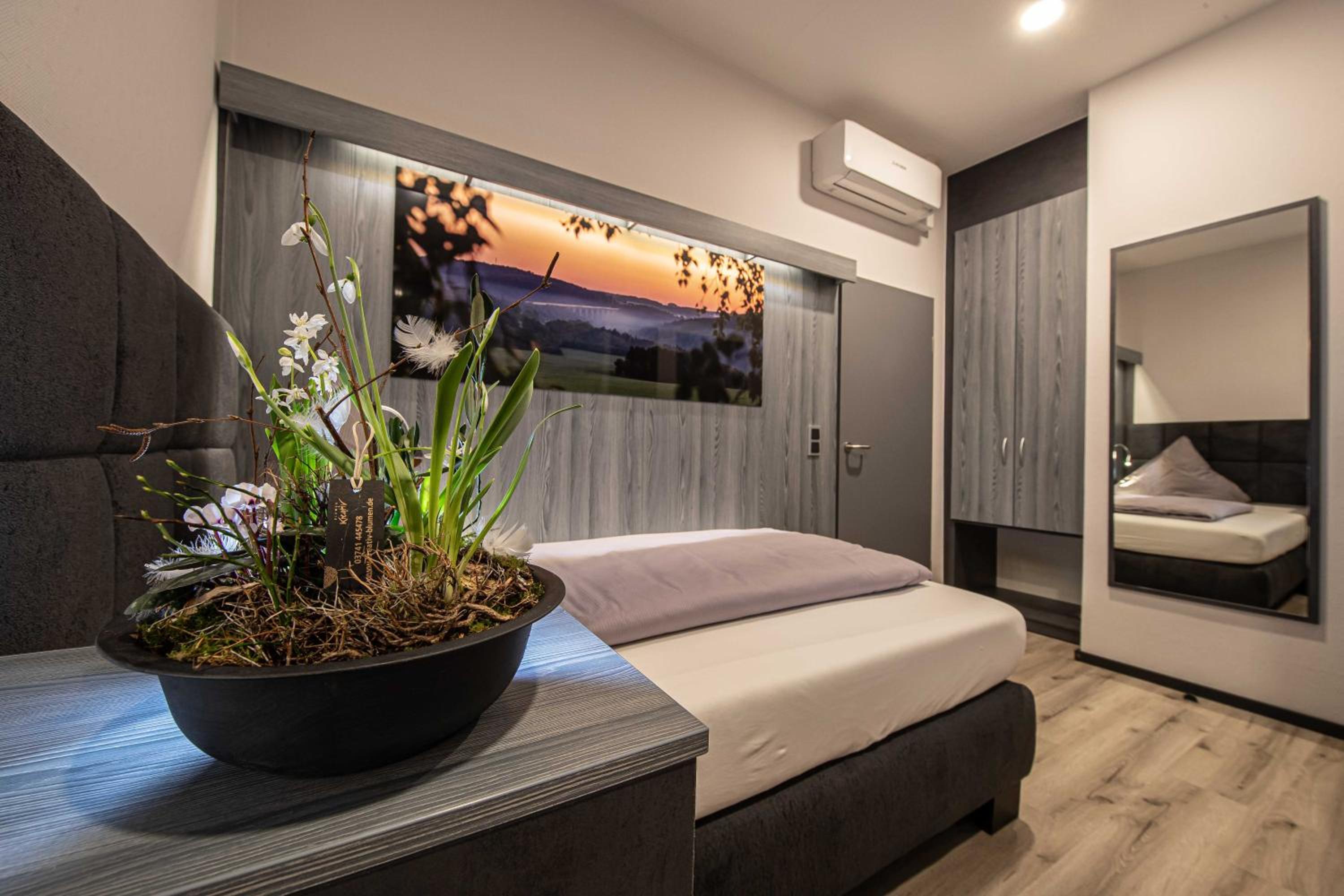 Budget Single Room photo 2