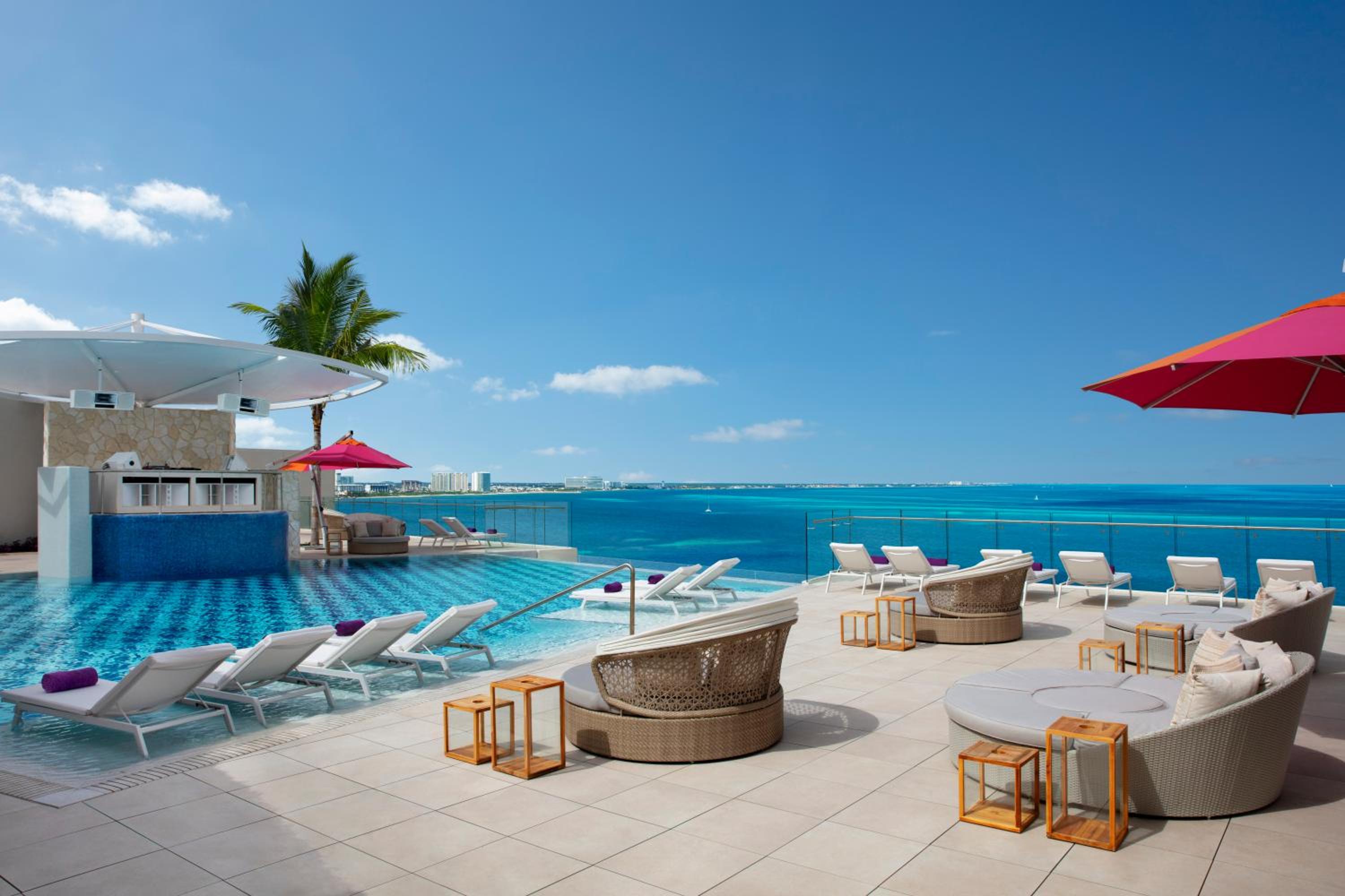 Xcelerate Junior Suite Ocean Front Double - Photo 10