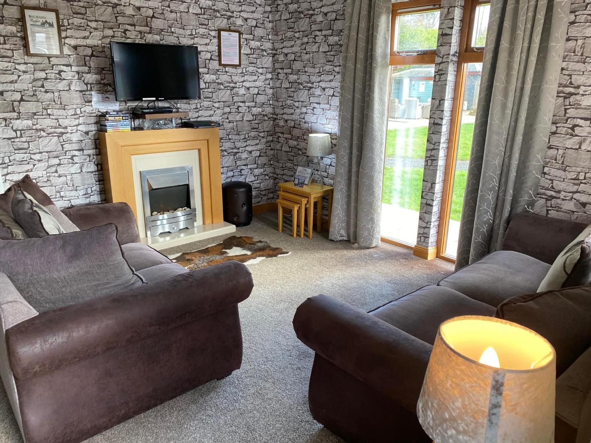 One Bed Ground Floor Apartment with Outdoor Hot Tub (Dog Friendly) Golden Eagle  photo 1