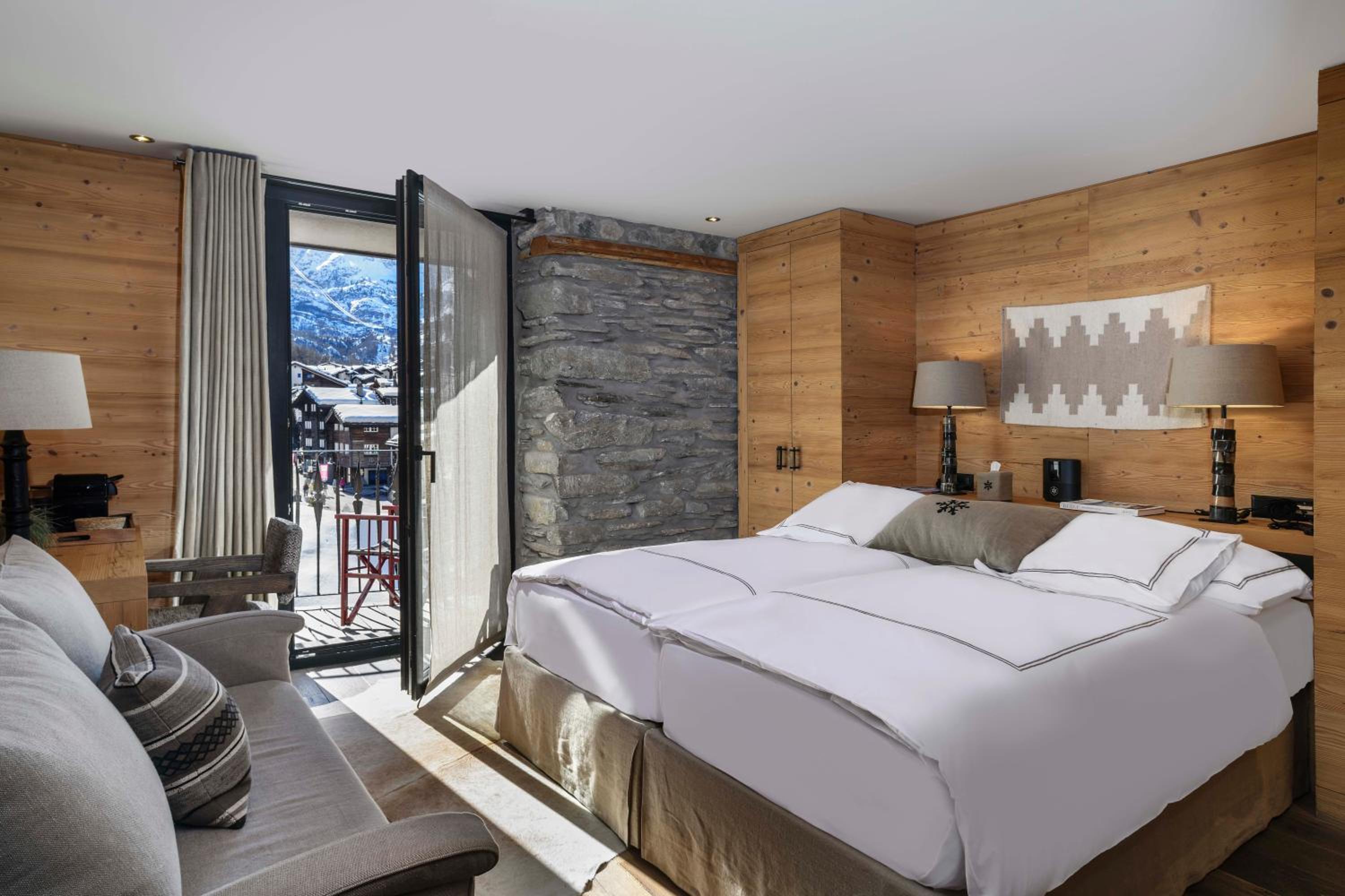 Deluxe Double Room with Matterhorn View - Photo 1