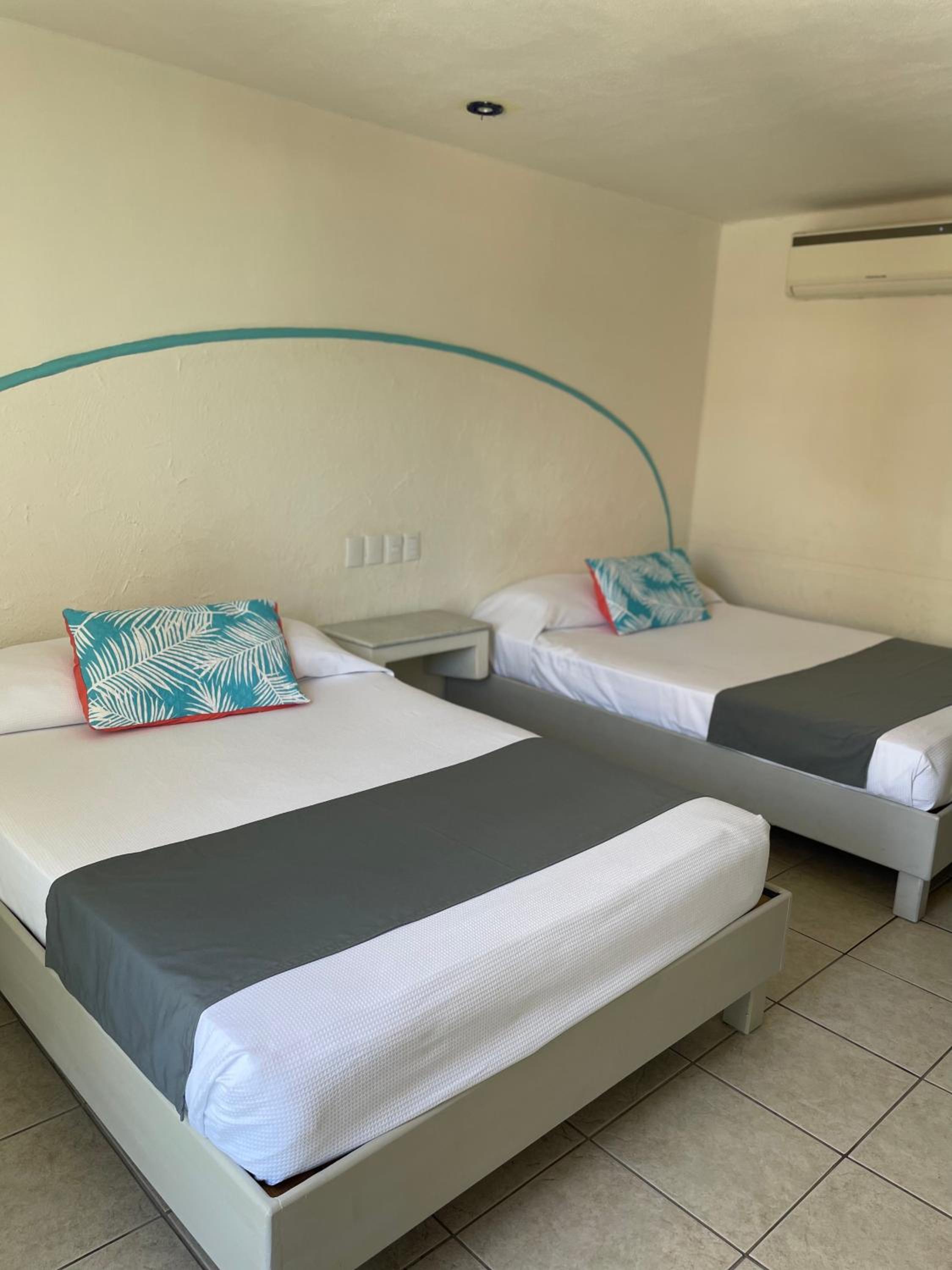 Twin Room with Balcony photo 2