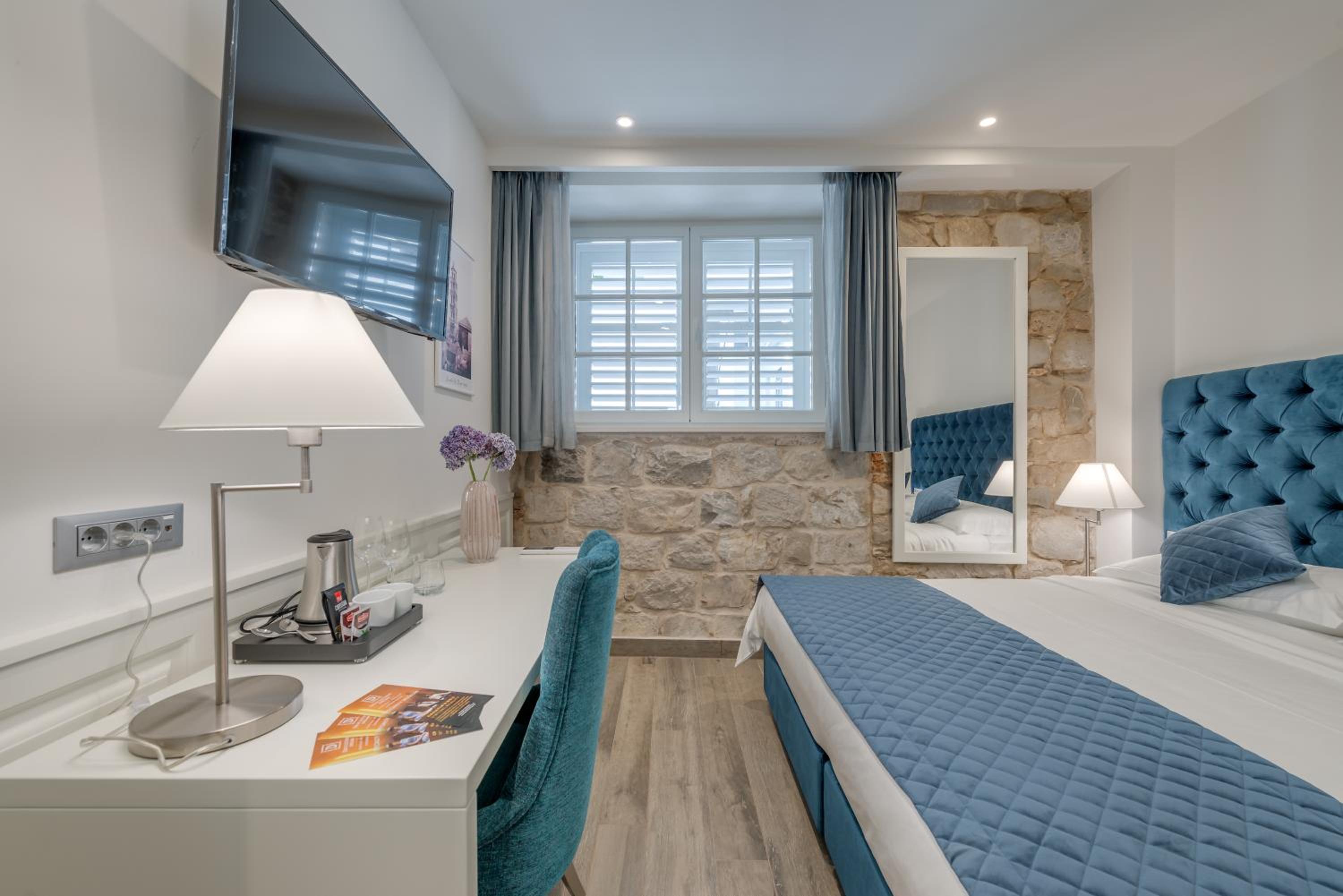 Standard Double Room - Photo 1
