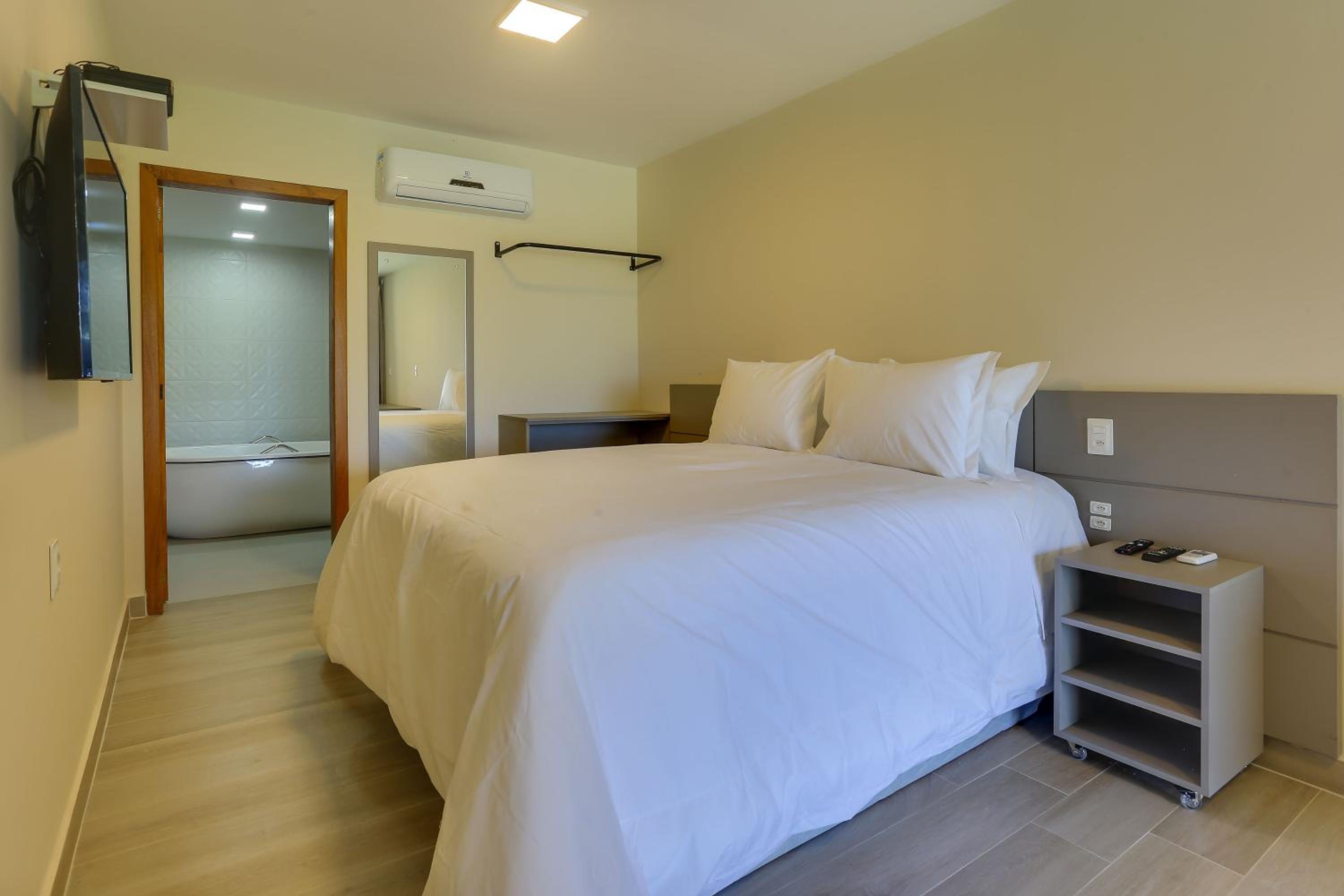 Deluxe Double Room with Bath - ground floor photo 3