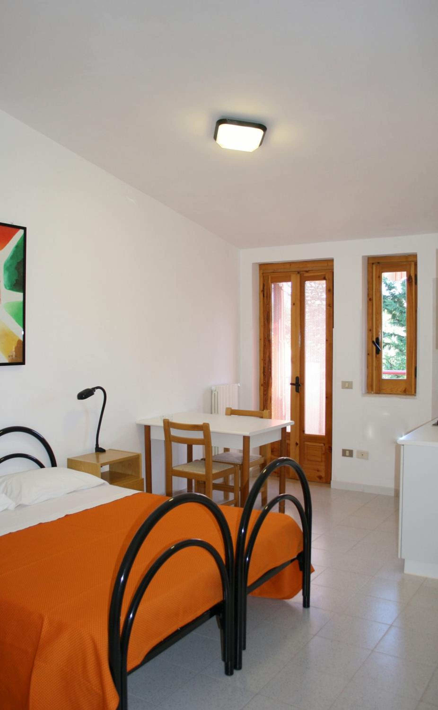 Standard Studio ( 2 Adults + 1 Child)