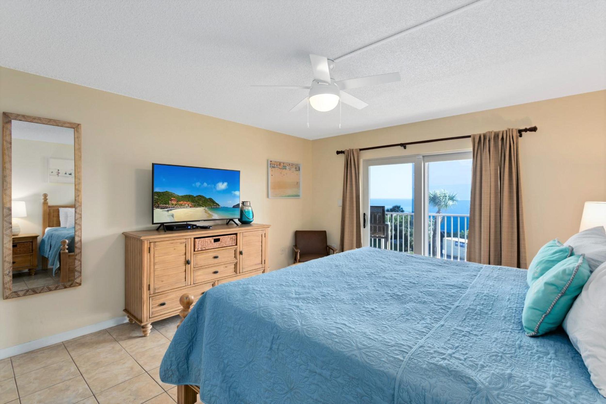 Direct Oceanfront Two-Bedroom Condo with Panoramic Views - Unit #48, photo 6