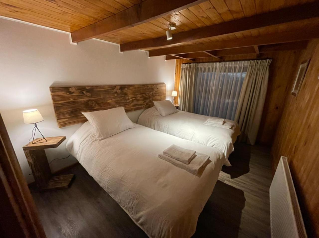 Twin Room with Private Bathroom photo 3