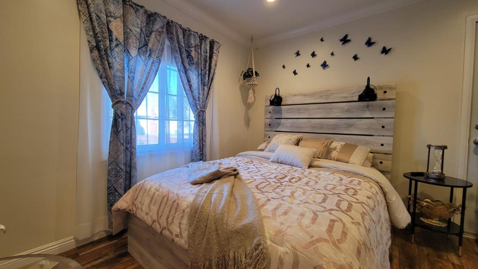 One-Bedroom Apartment - Photo 8
