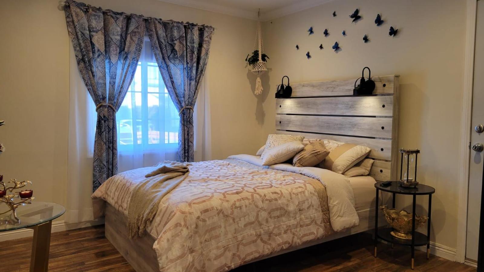 One-Bedroom Apartment - Photo 19