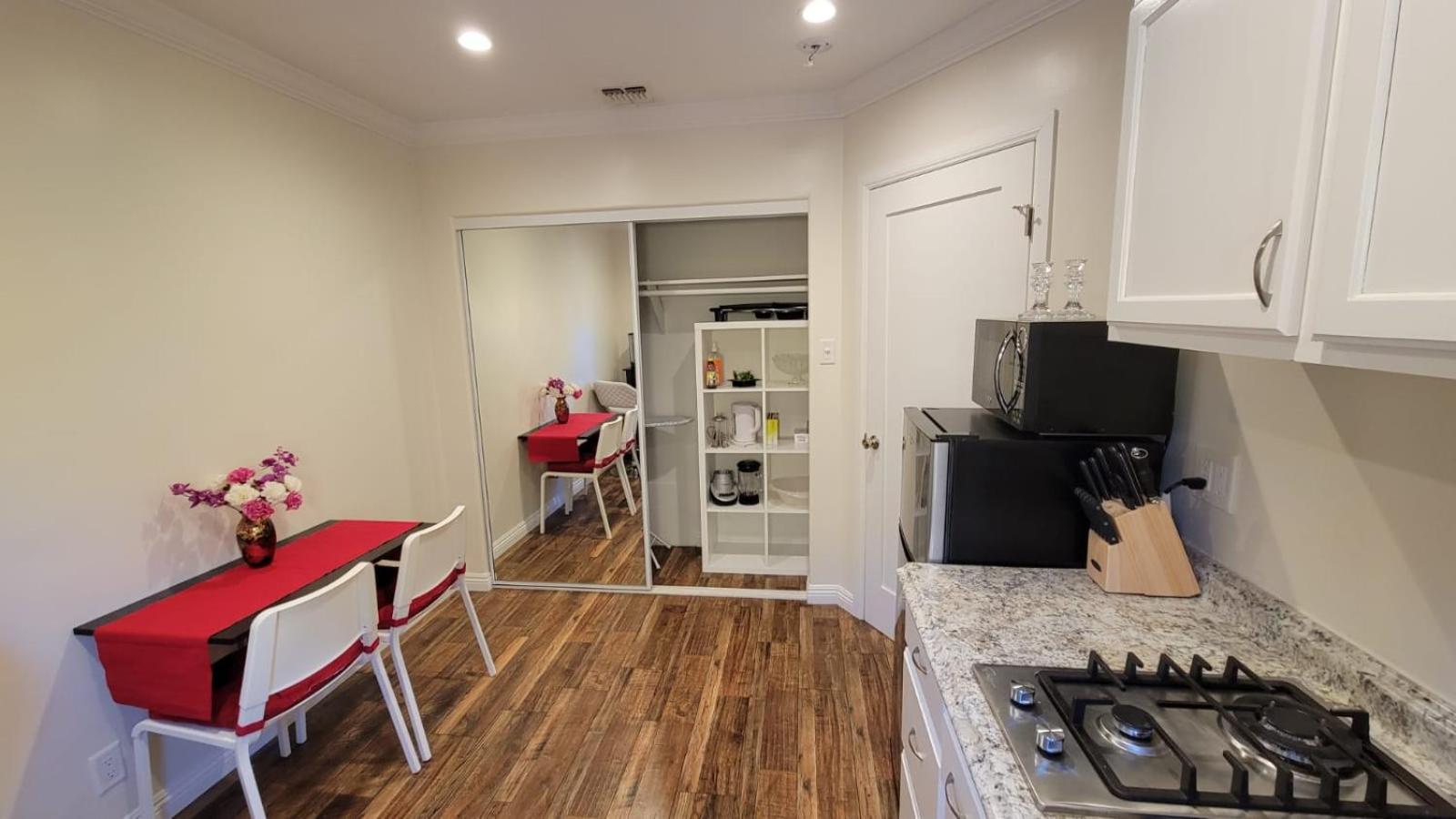 One-Bedroom Apartment - Photo 5