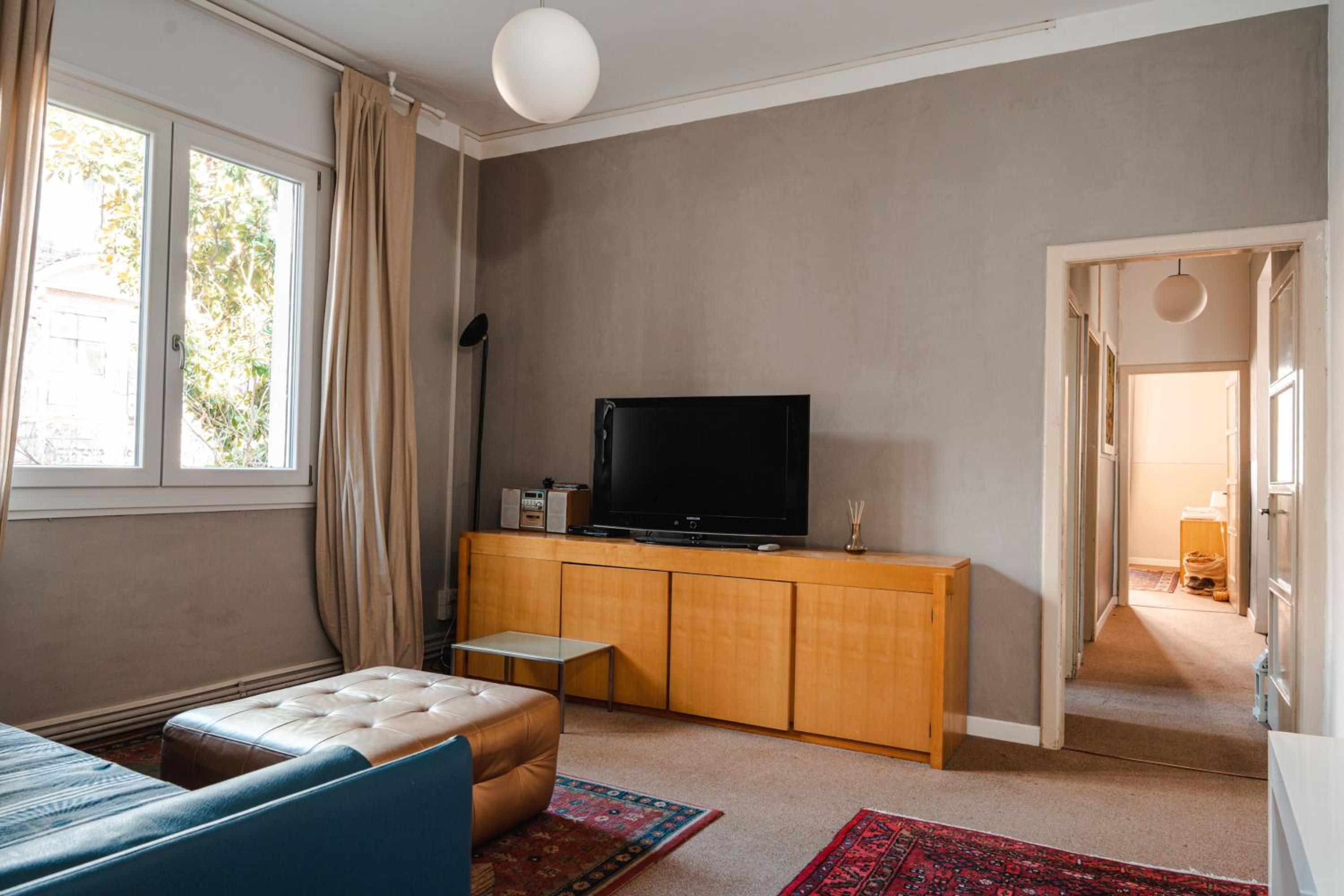 Two-Bedroom Apartment - Photo 17