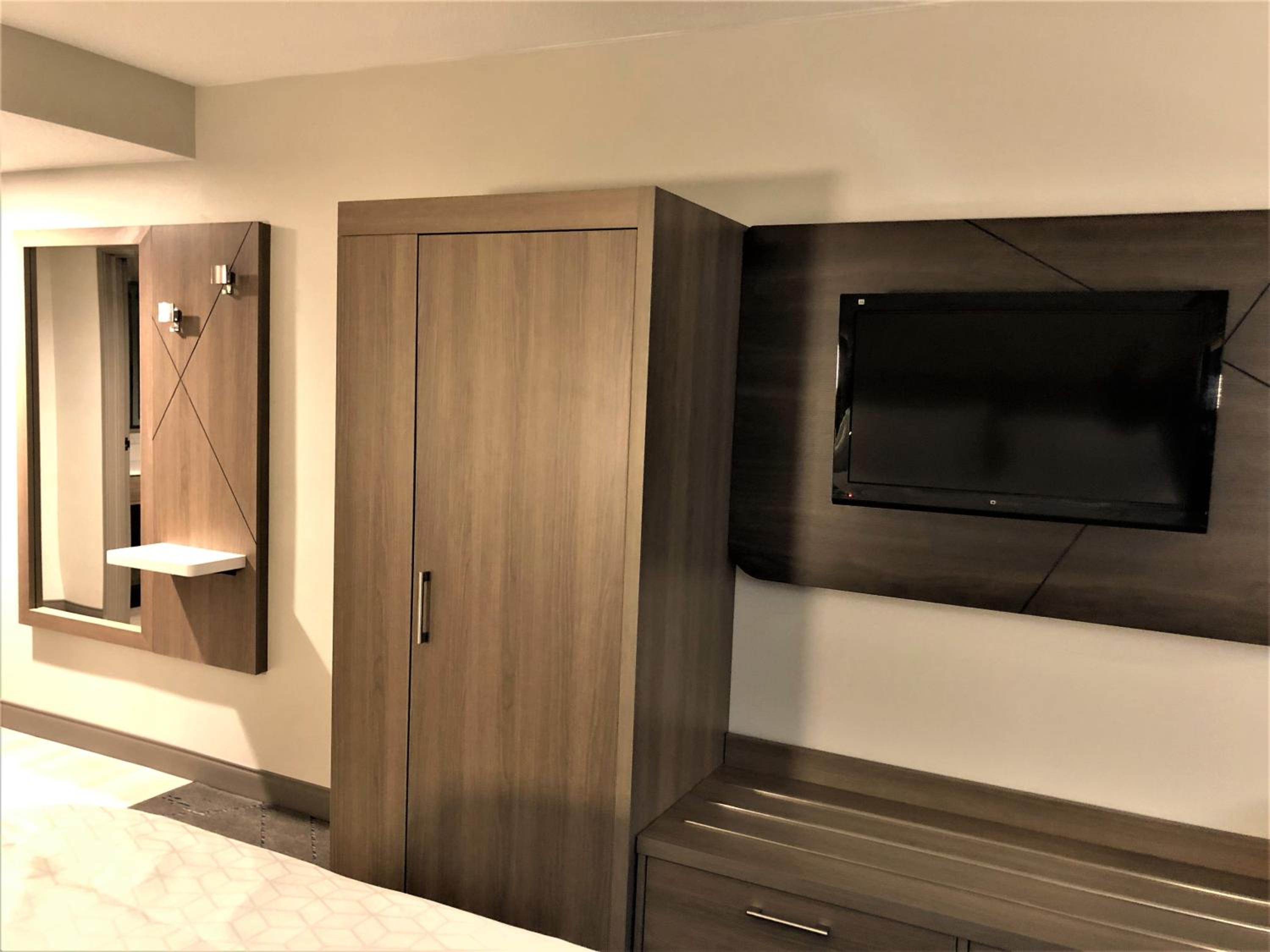Queen Room with Spa Bath - Photo 1