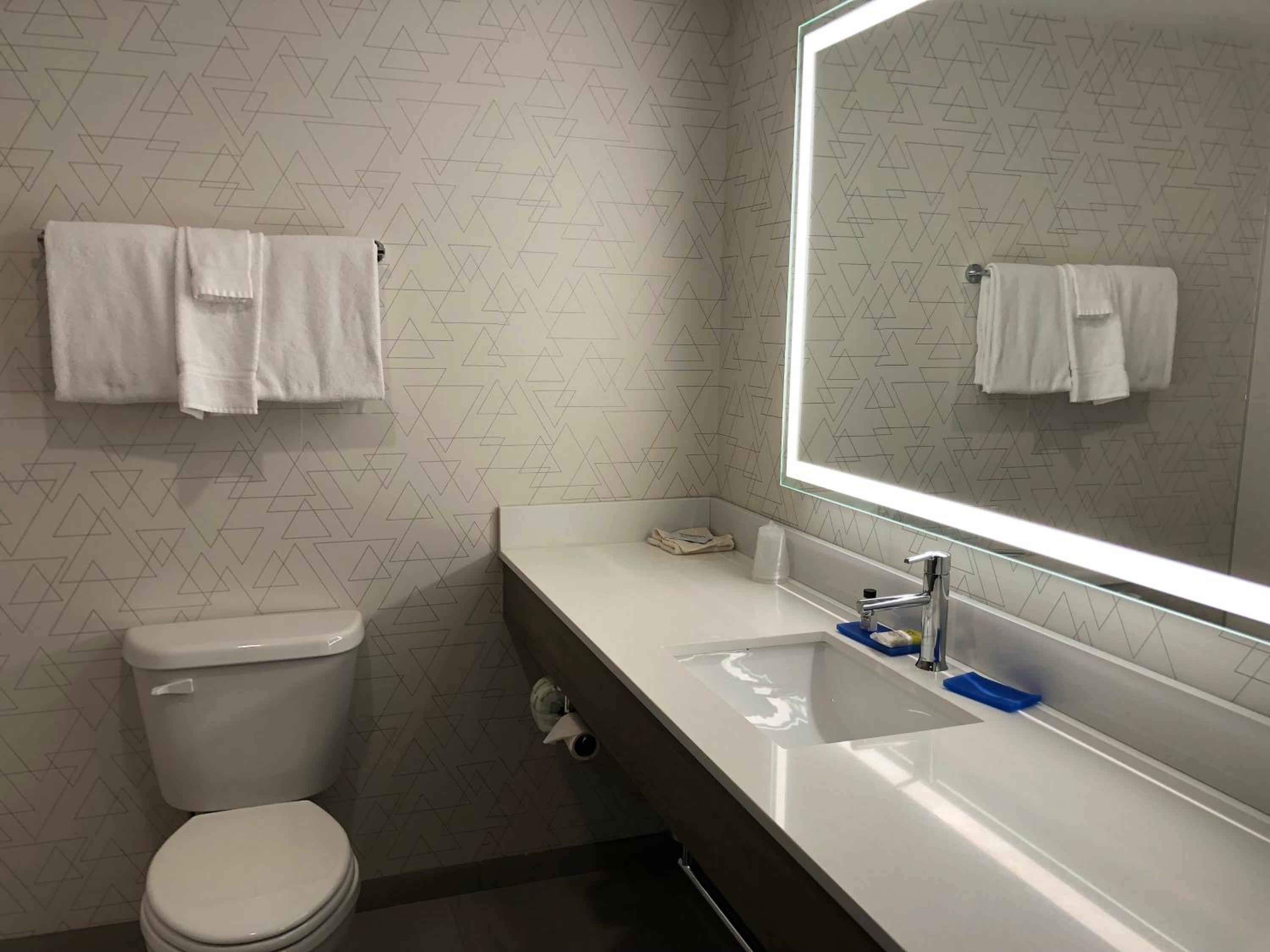 Queen Room with Spa Bath - Photo 6