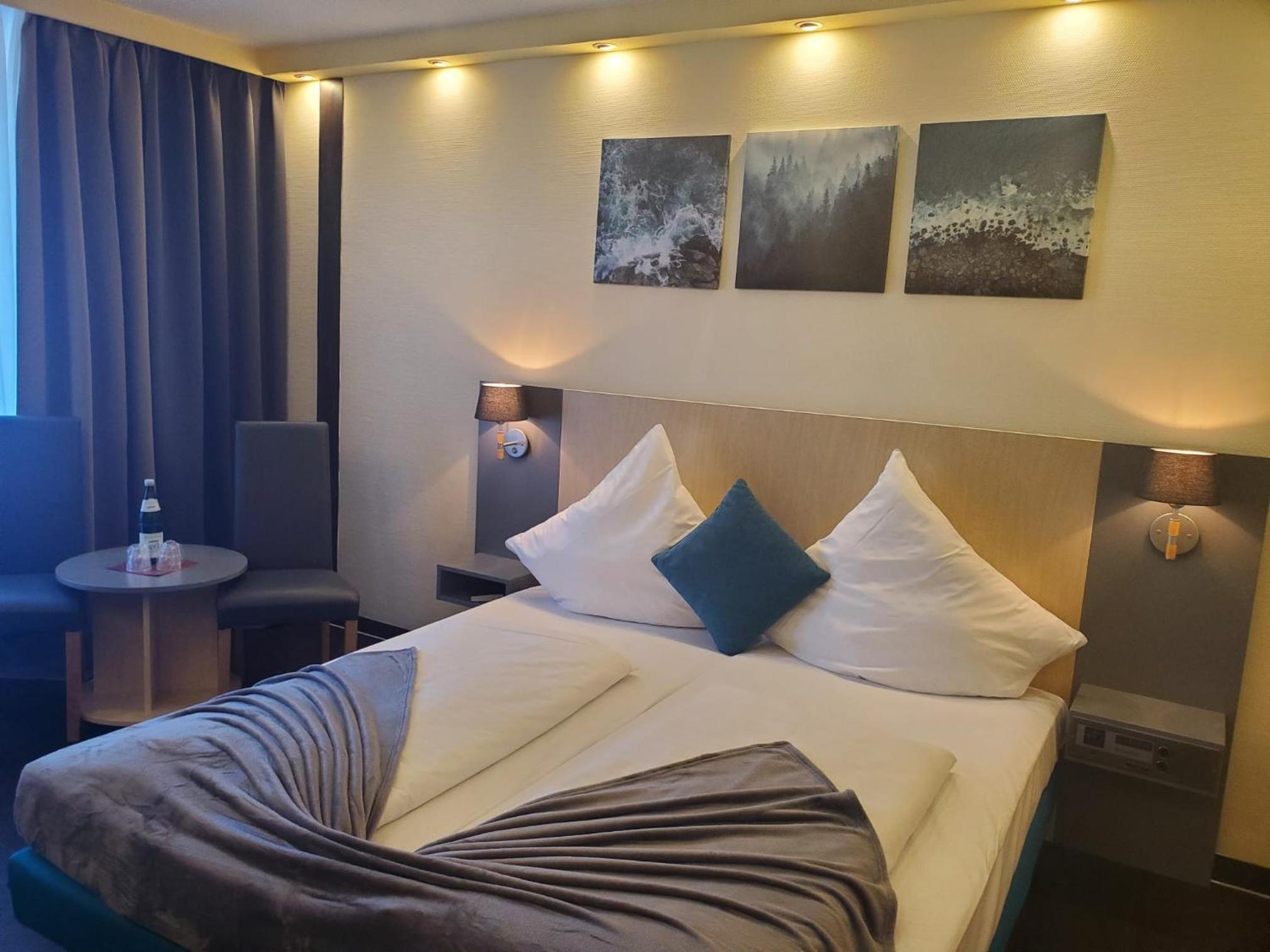 Comfort Double or Twin Room with Balcony - Photo 3