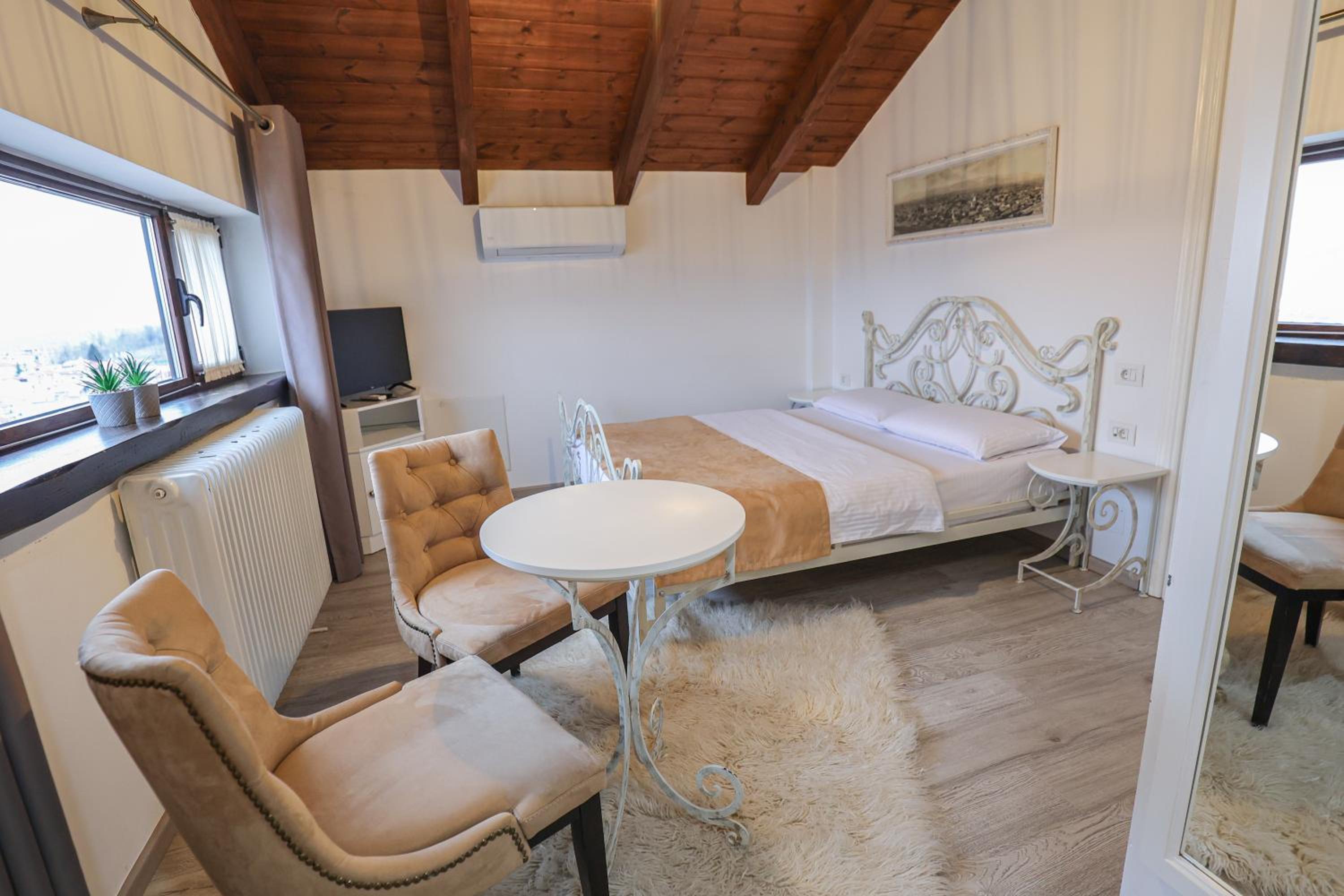 Double Room photo 3