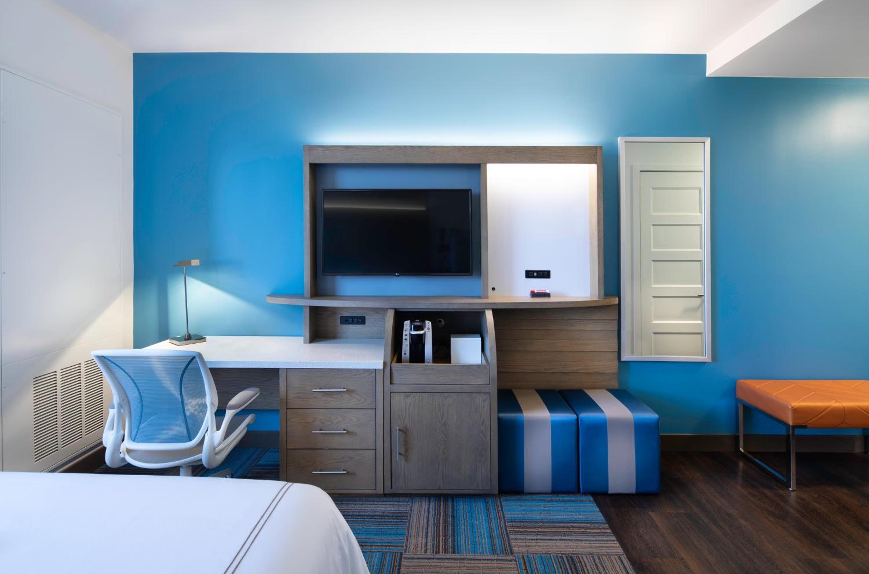 Standard King Room photo 3